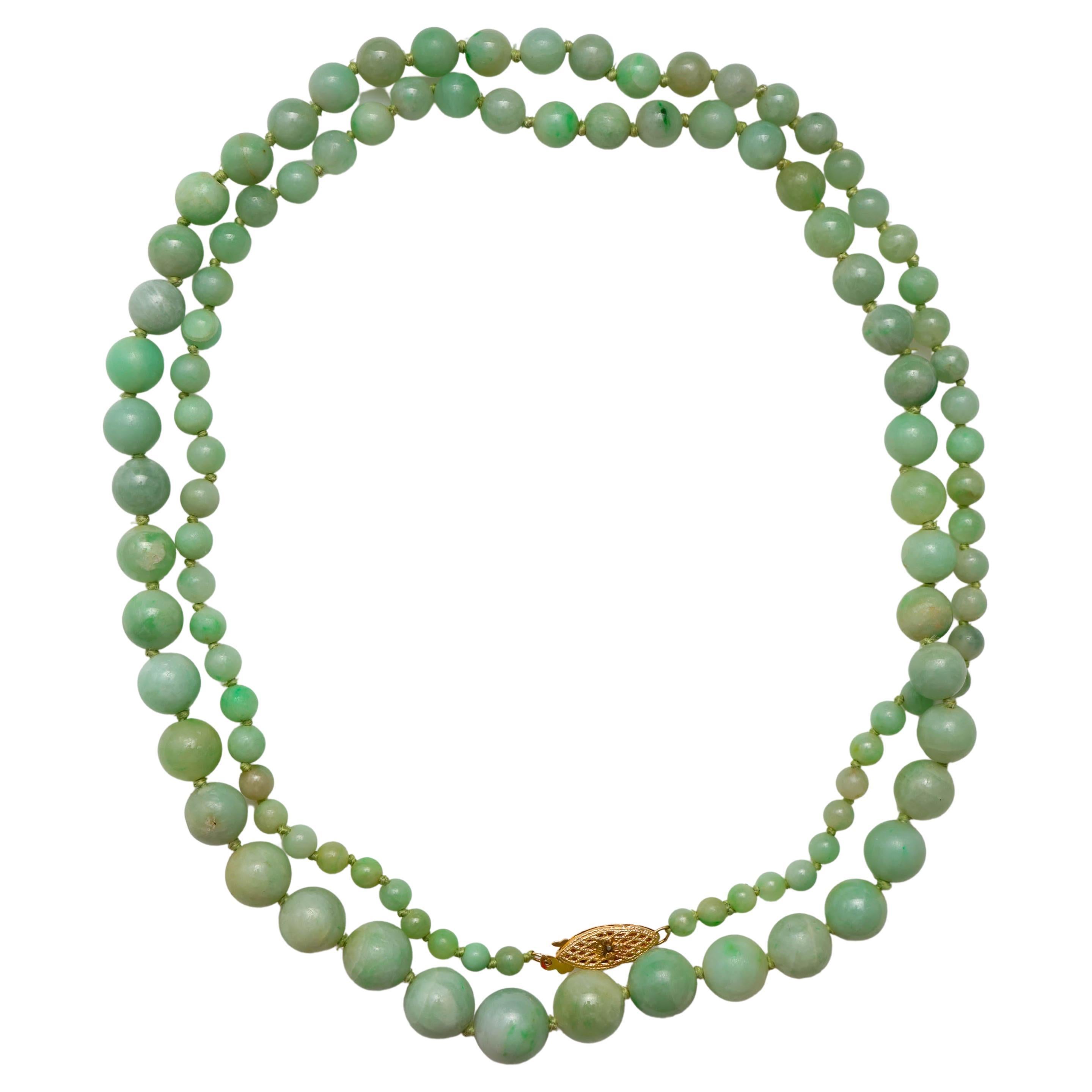 Collier de jade birman non traité et certifié vert pomme