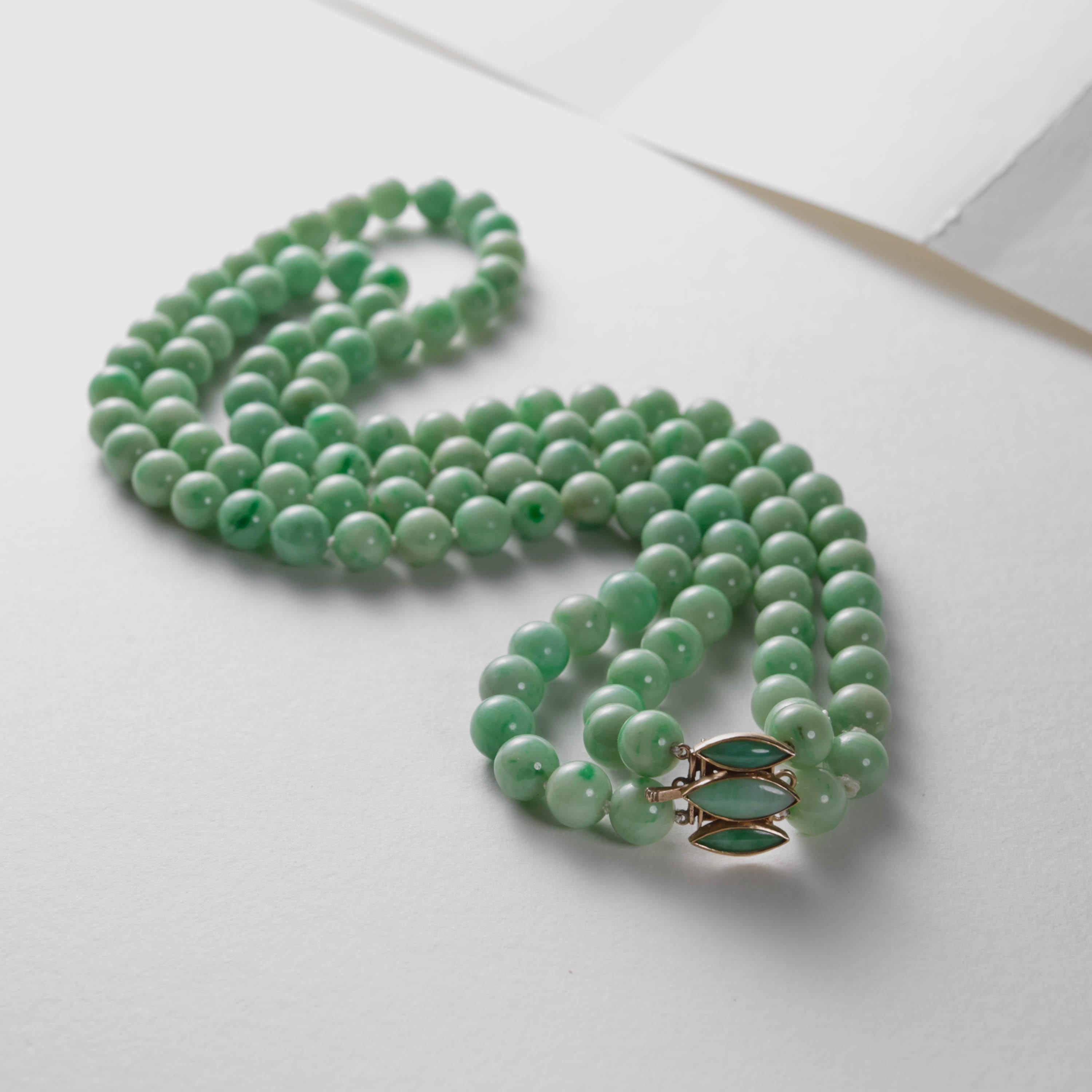 Jade Halskette Doppelhalskette zertifizierte unbehandelte Mitte des Jahrhunderts 9,5 mm 20