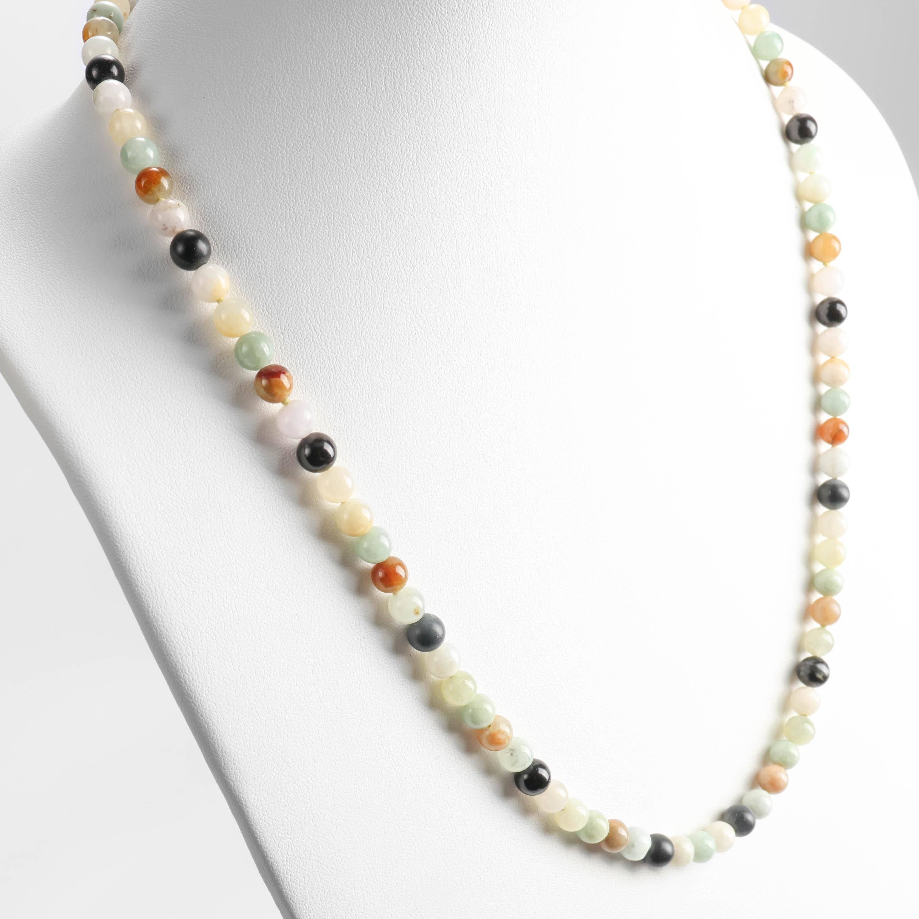Artigiano Collana di giada multicolore ad alta traslucenza Midcentury certificata e non trattata da 25