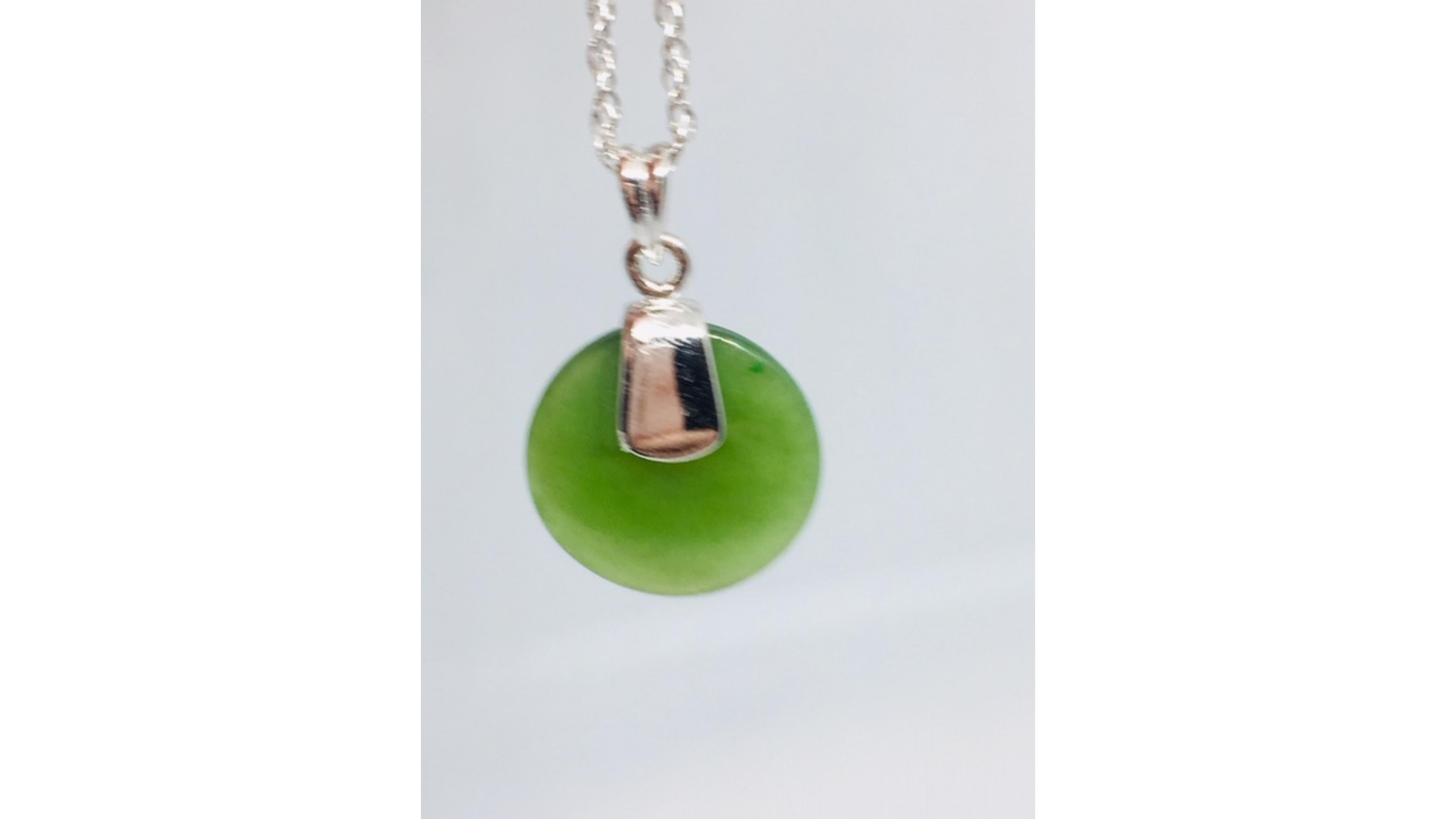 Jade Necklace Sterling Silver In New Condition For Sale In Barnsley, GB
