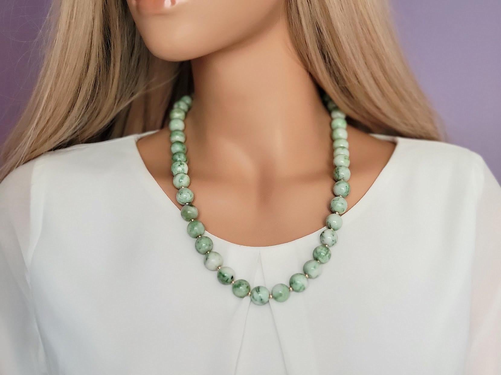 Jade-Halskette aus Jade mit Golddiamanten und Jade-Verschluss 5