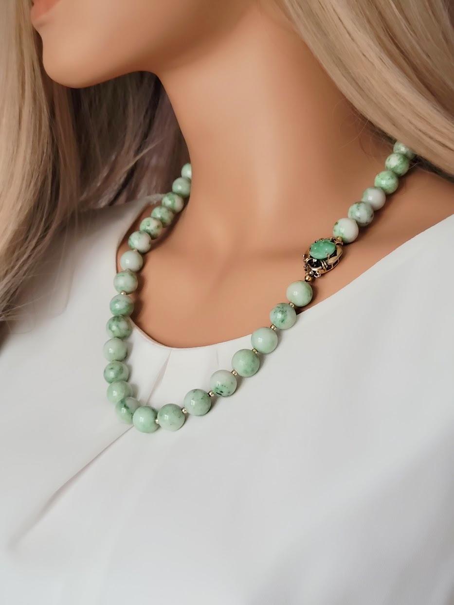 Jade-Halskette aus Jade mit Golddiamanten und Jade-Verschluss 2