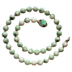 Jade-Halskette aus Jade mit Golddiamanten und Jade-Verschluss
