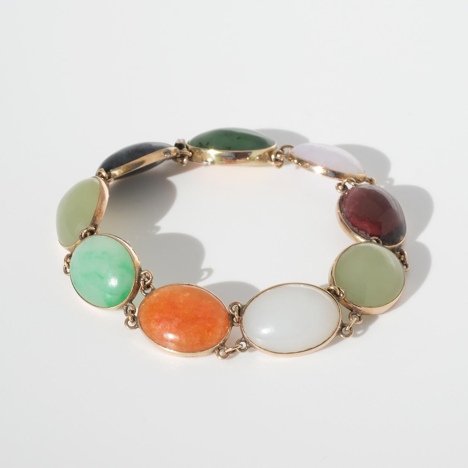 Jade, Nephrit, Quarz in 14 K Gold eingefasst, 20. Jahrhundert im Zustand „Gut“ im Angebot in Stockholm, SE