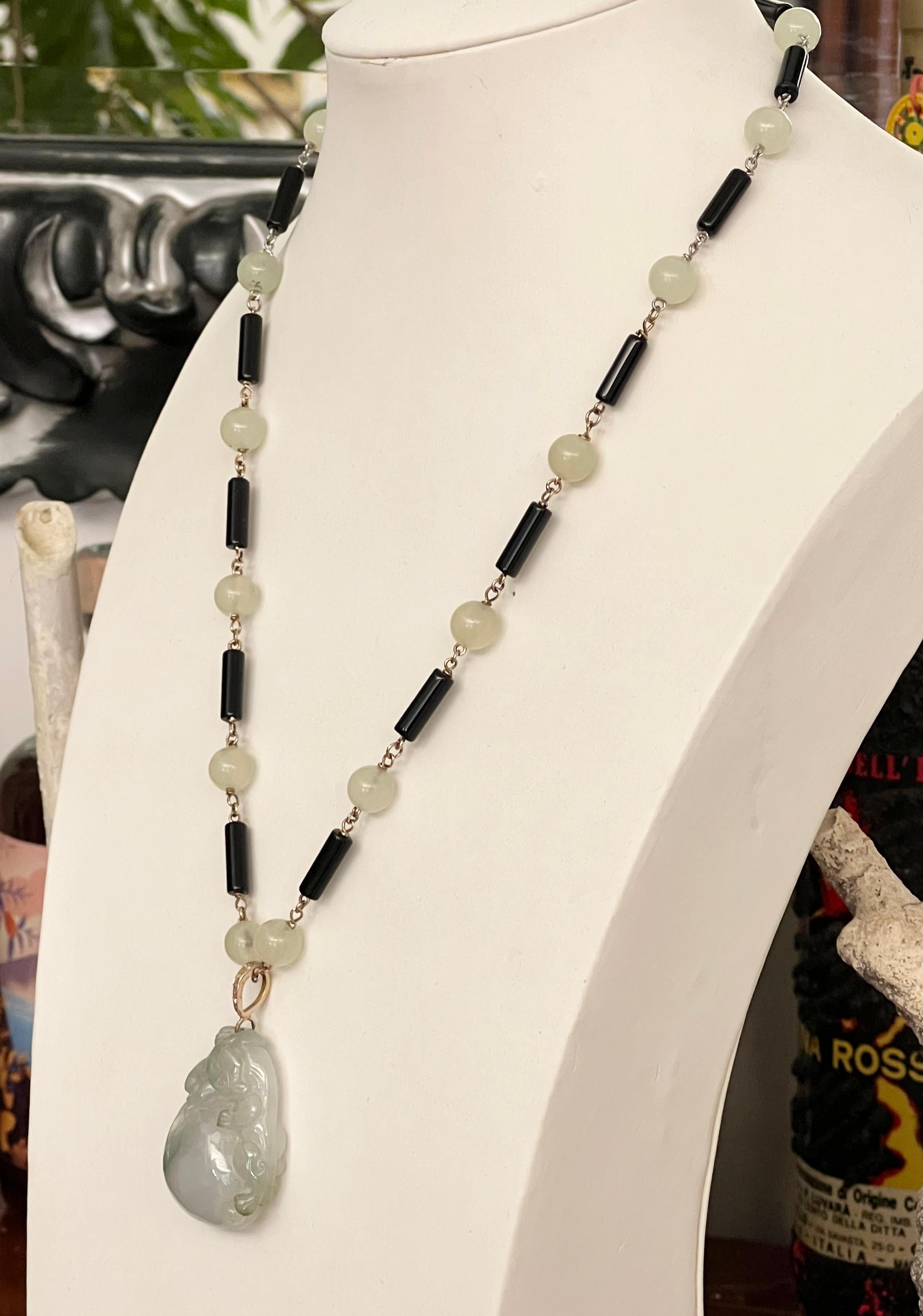 Jade Onyx 14 Karat Yellow Gold Pendant Necklace For Sale 4