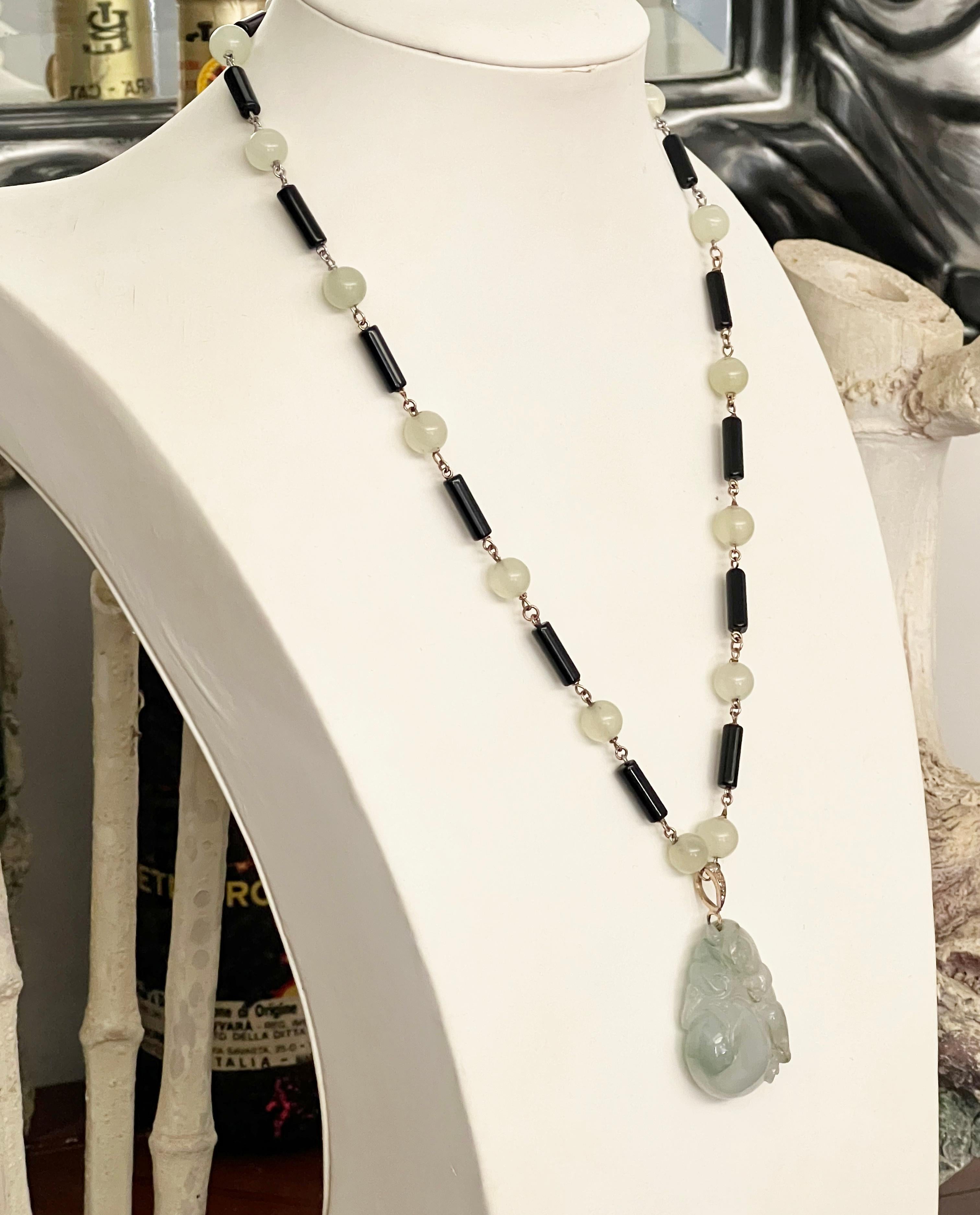 Jade Onyx 14 Karat Yellow Gold Pendant Necklace For Sale 2