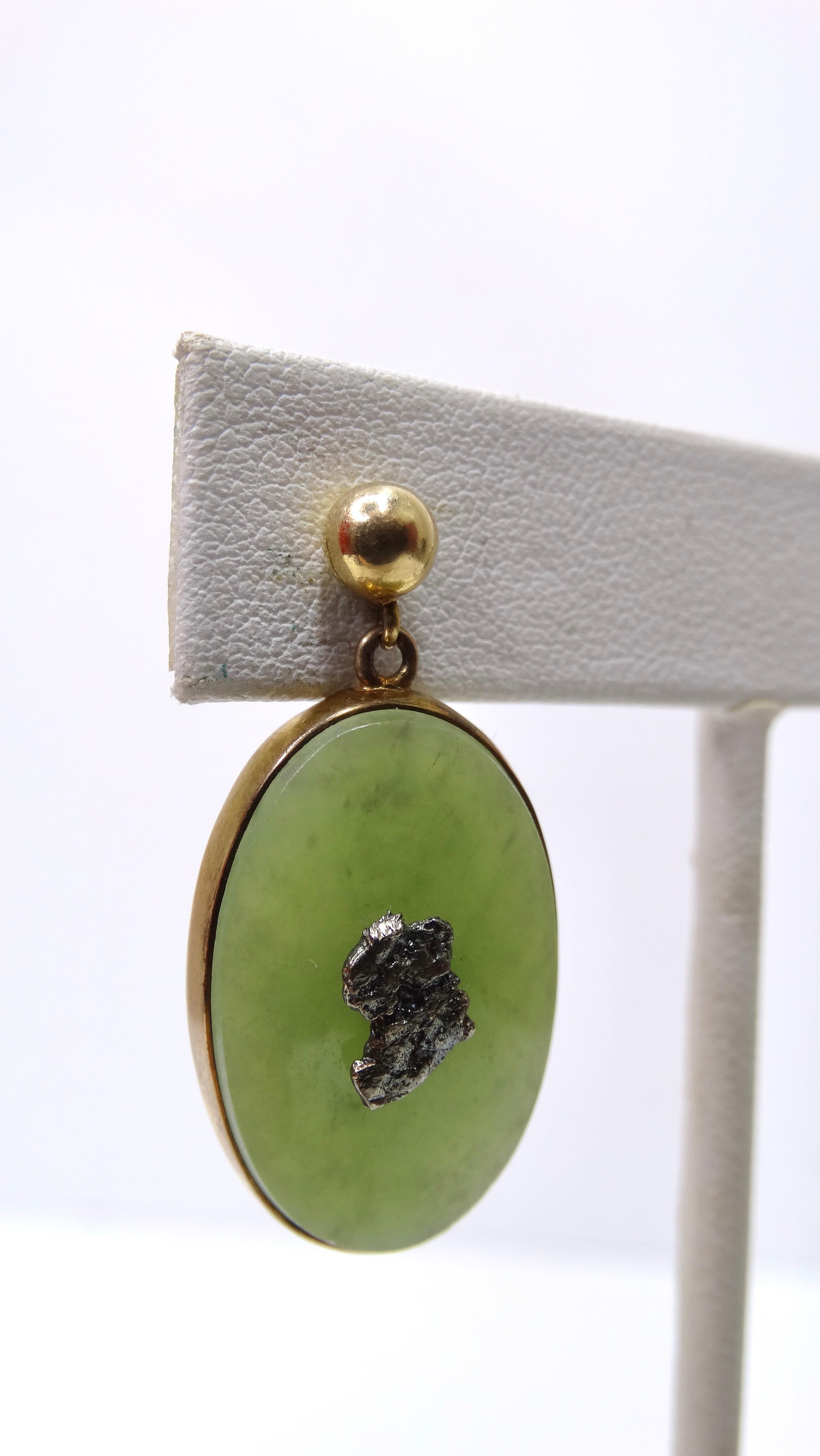 Jade Oval Dangling Earrings In Excellent Condition For Sale In Scottsdale, AZ