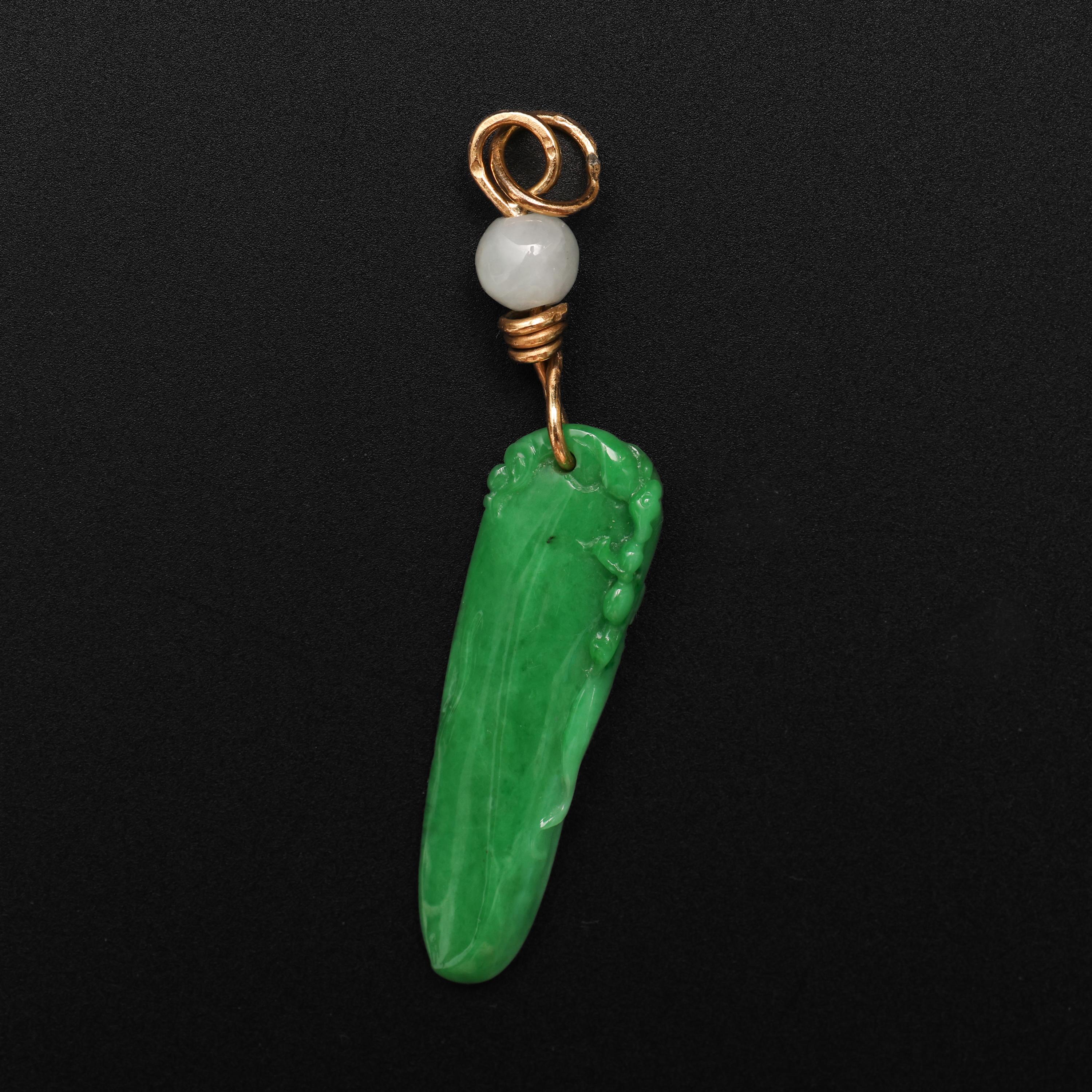 Jade Pendant 22K Gold Bail Vivid Intense Green Certified Untreated In New Condition In Southbury, CT