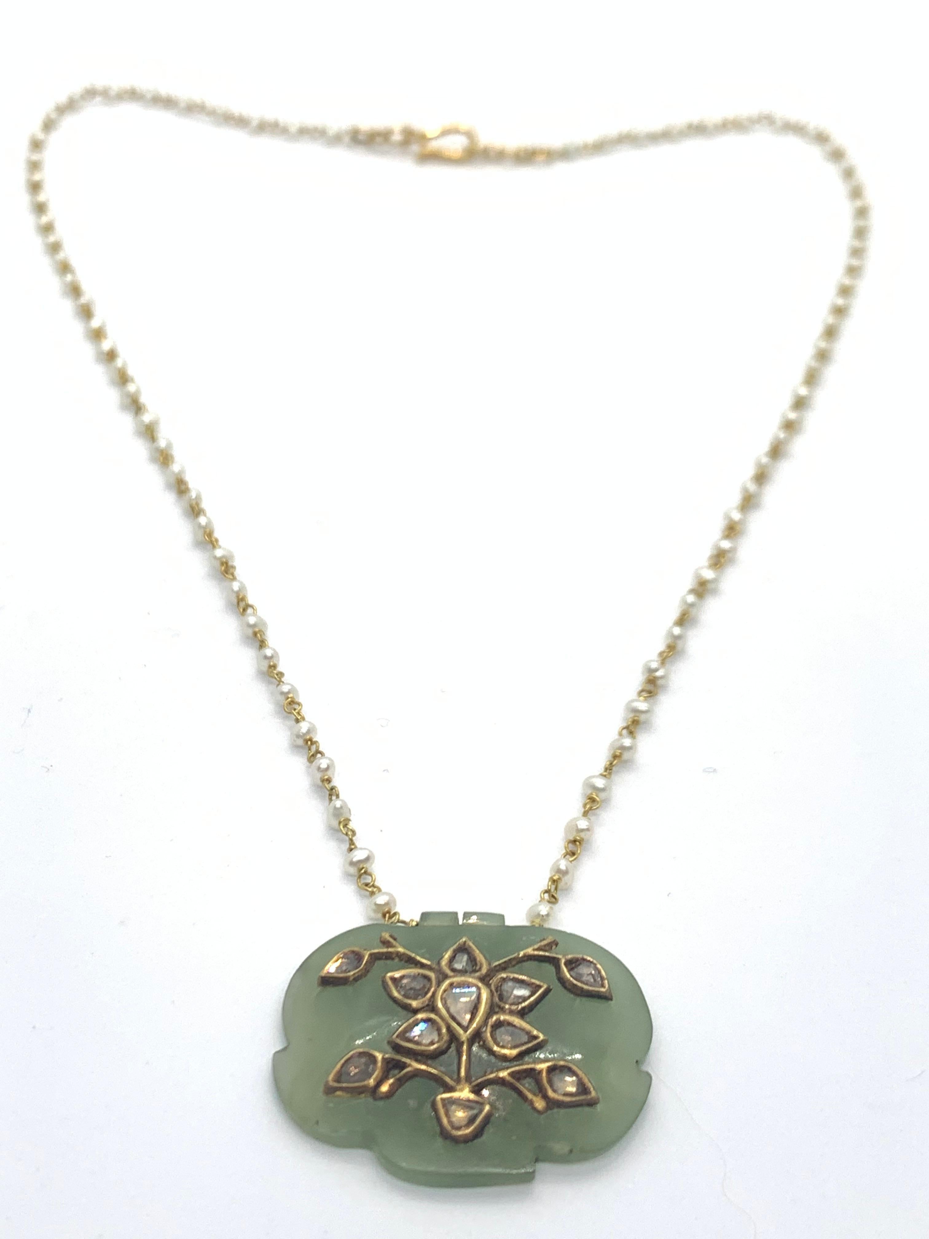 Jade Pendant Studded with Diamonds Strung in a Chain with Pearls and 18K Gold In New Condition In Jaipur, IN