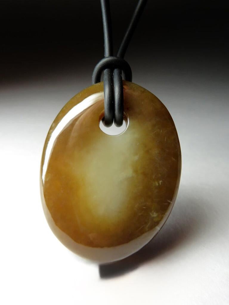 Oval Cut Jade Polychrome Tobacco Pendant Brown Natural Jade Unisex Jewelry gift vintage For Sale