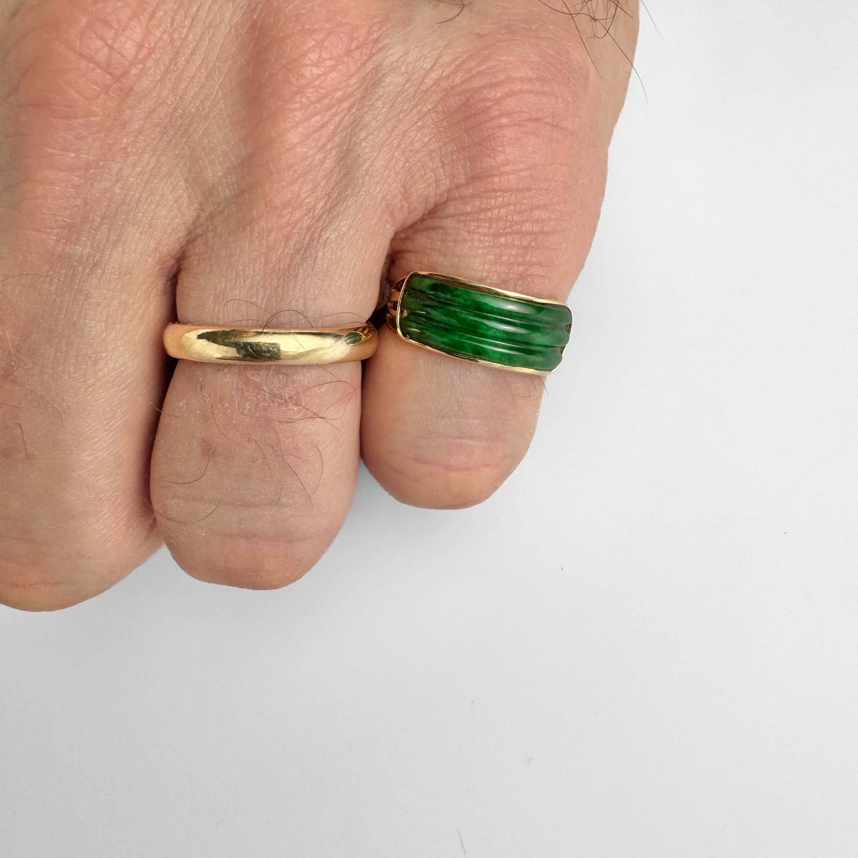 Jade Ring Emerald Green Certified Untreated Circa 1960s For Sale 3
