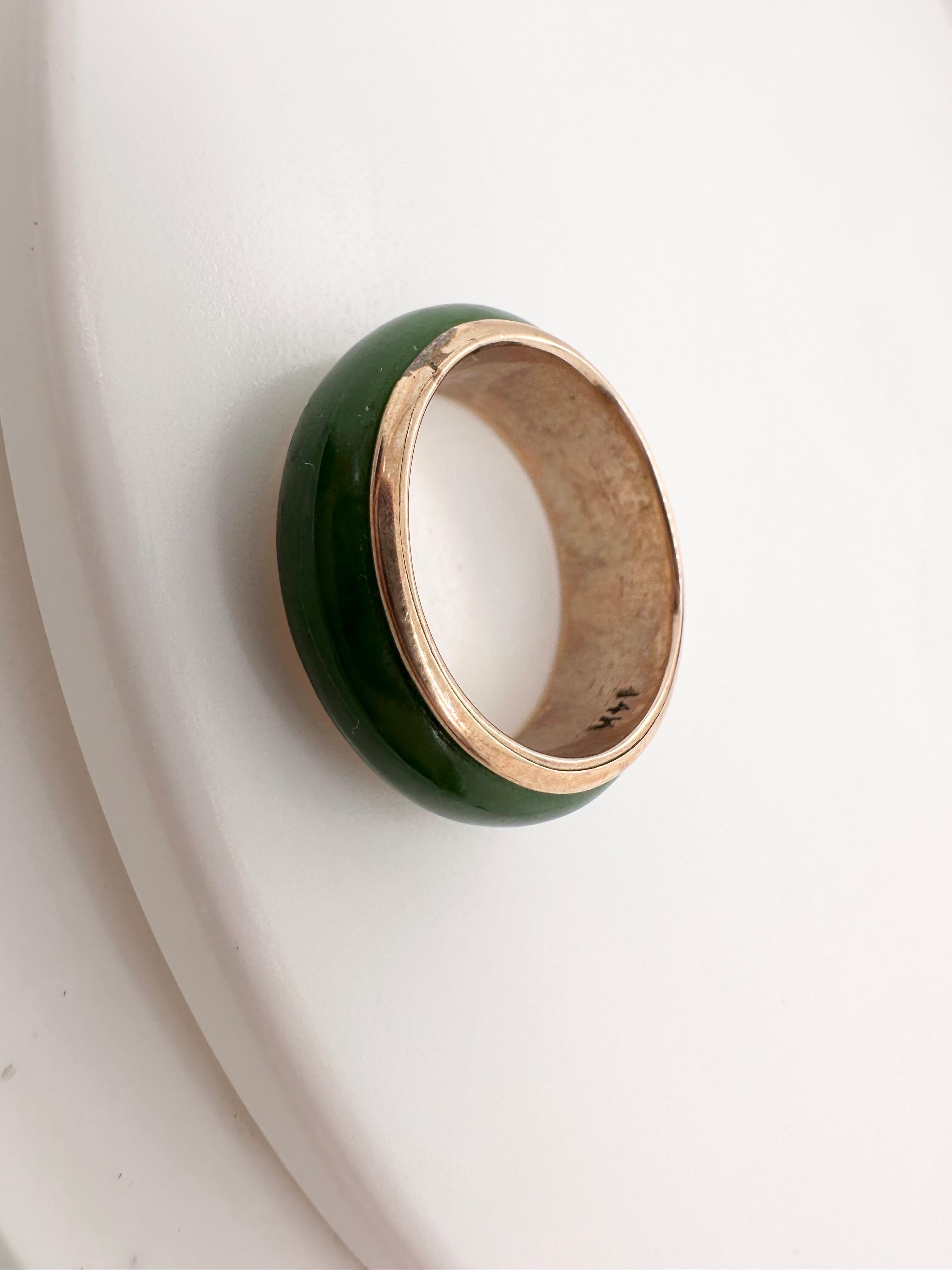 Jade ring eternity ring 14KT yellow gold For Sale 1