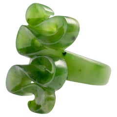 Jade-Ring, handgeschnitzt aus einem Stein, zertifiziert und unbehandelt