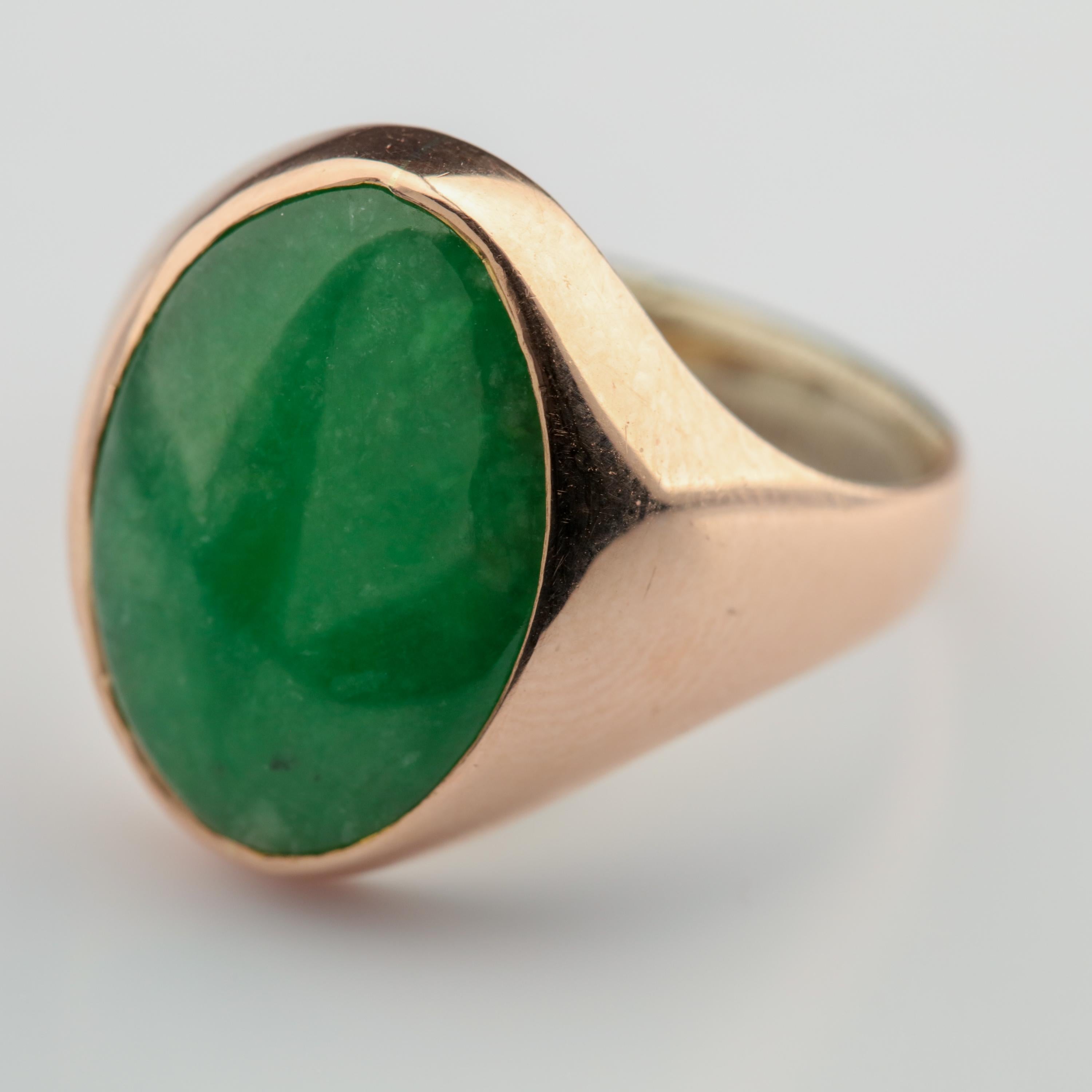 Jade Ring in Rose Gold, circa 1940s 8