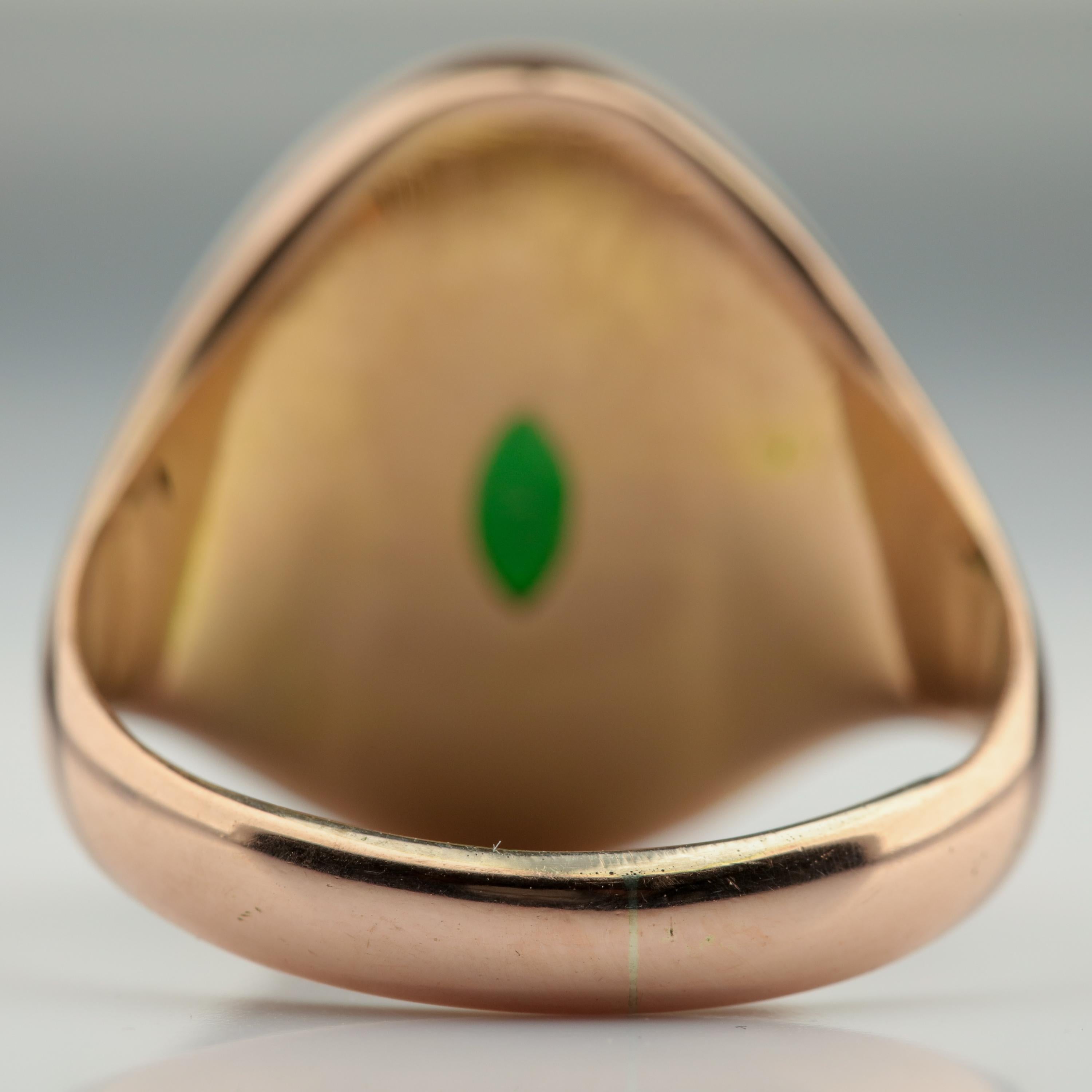 Jade Ring in Rose Gold, circa 1940s In Good Condition In Southbury, CT