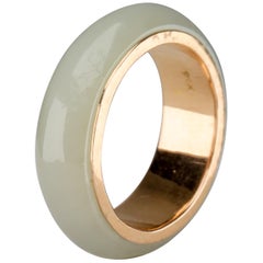 Jade-Ring mit Gold ausgekleidet