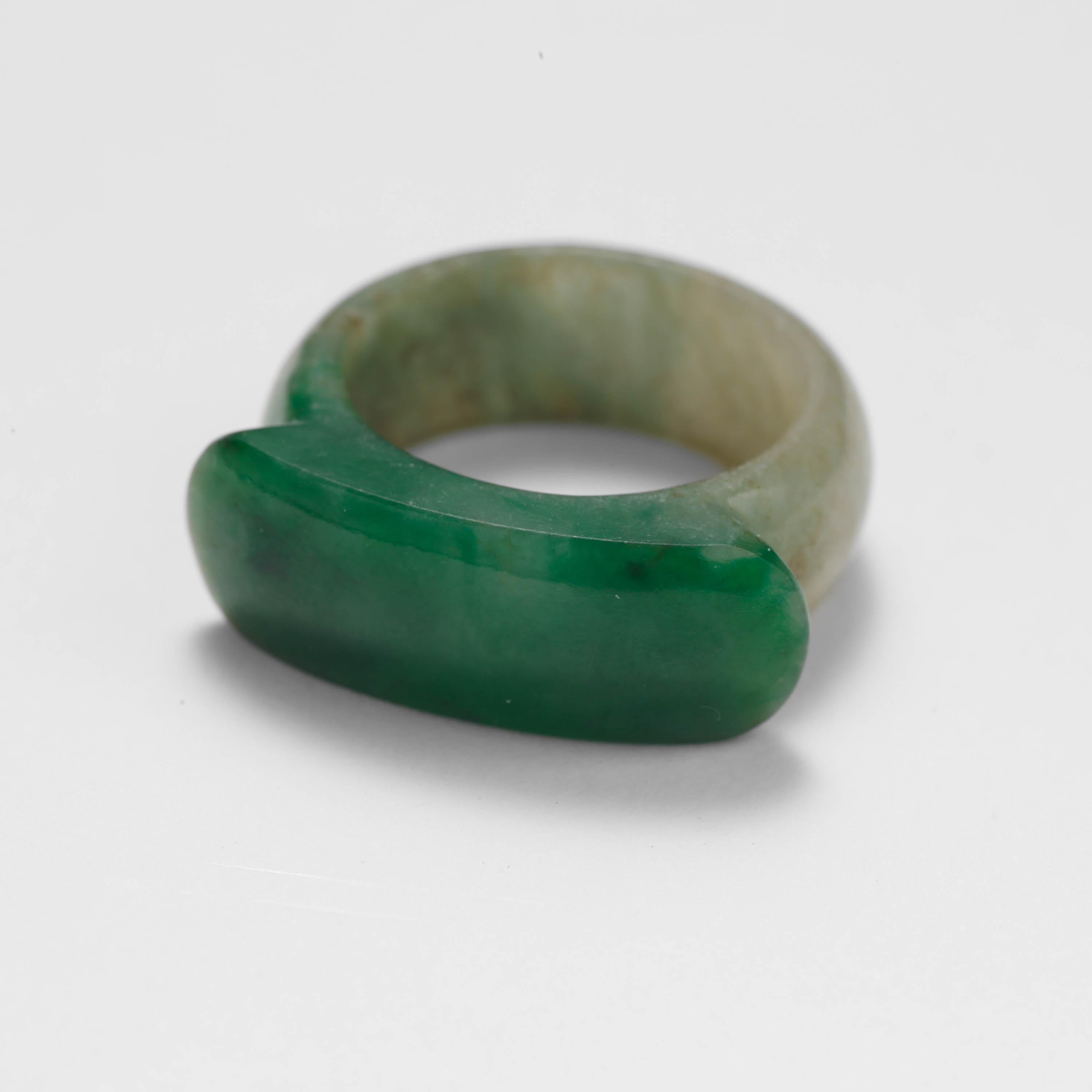 Jade Saddle Ring with Gold & Diamond Frame GIA Certified Untreated  For Sale 3