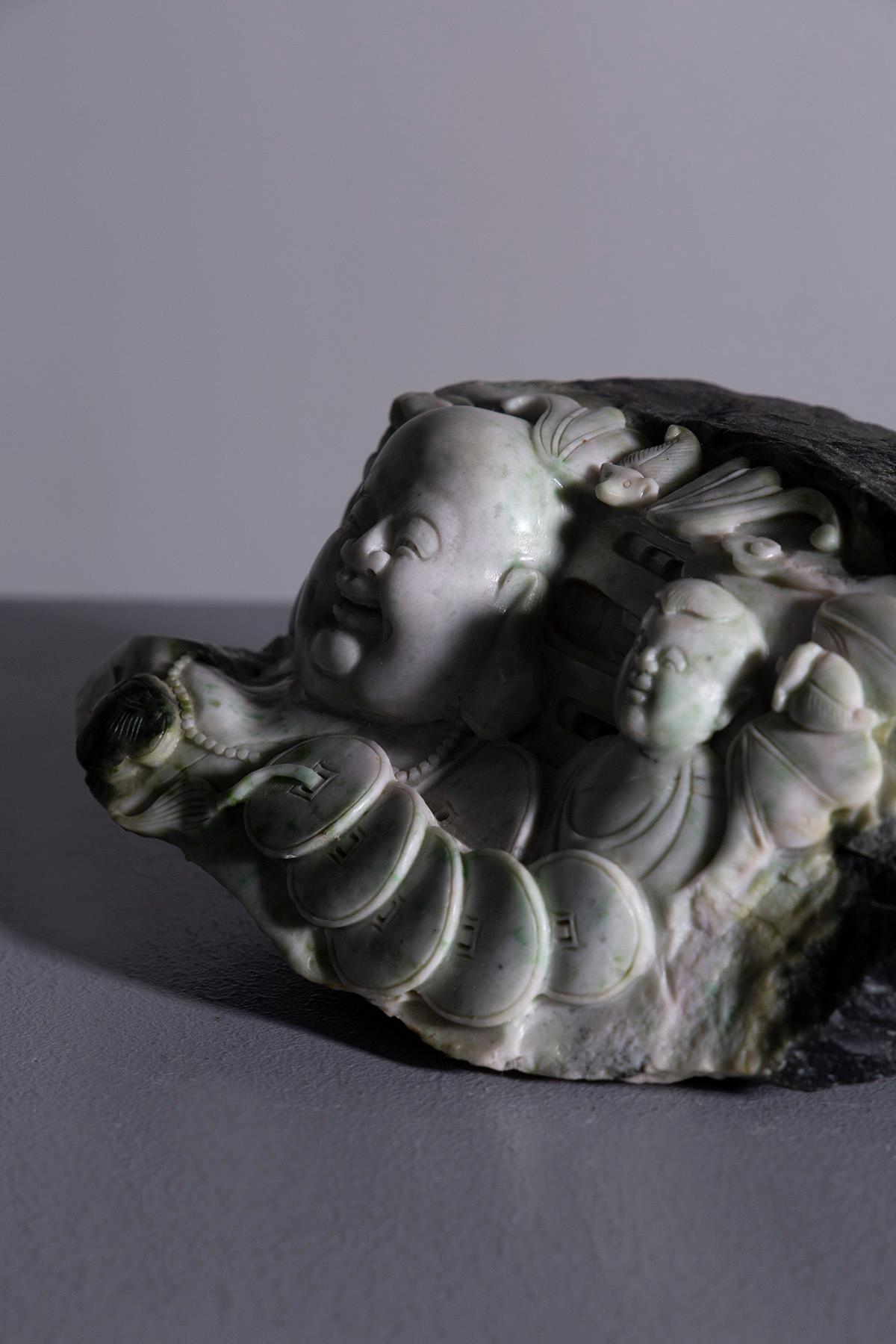 Jade sculpture with buddha and child For Sale 4