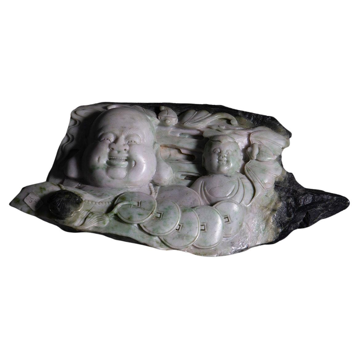Jadeskulptur mit Buddha und Kind