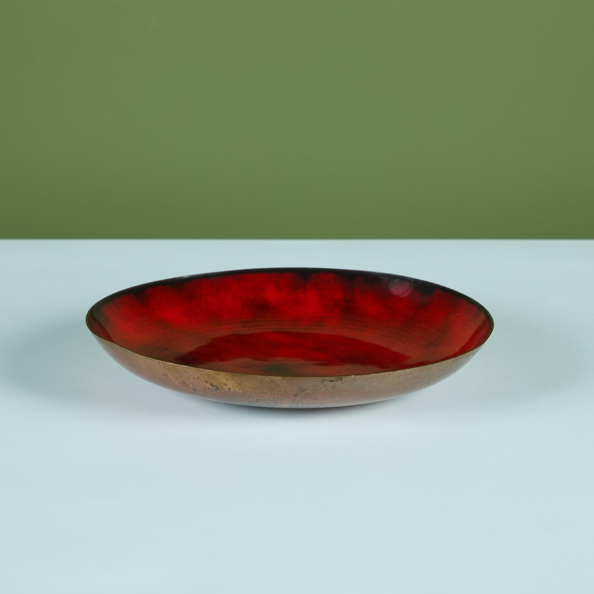 Cuivre Jade Snow Wong Plaque de cuivre émaillée rouge en vente