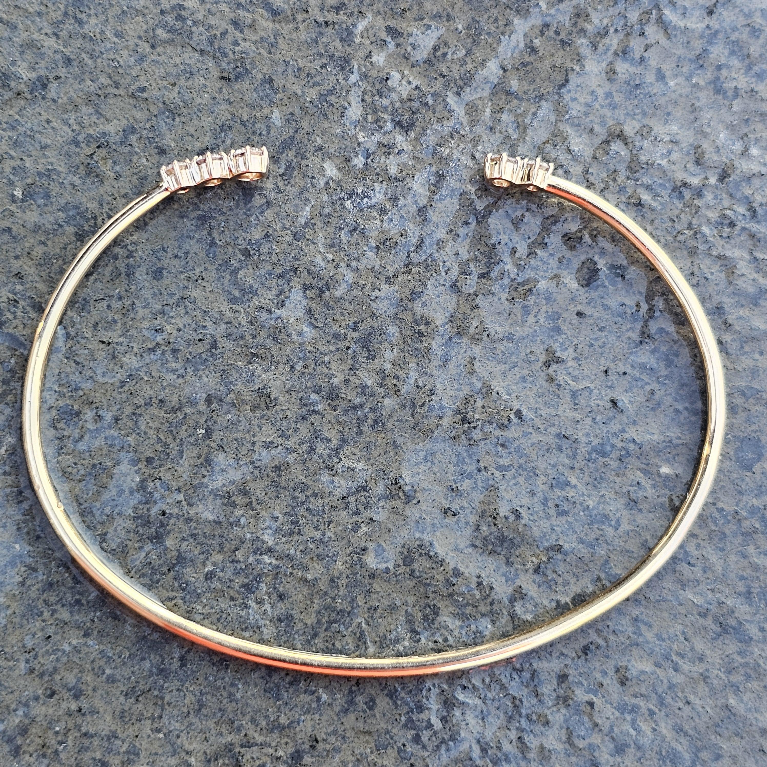 Bracciale aperto con 5 diamanti in oro rosa 18k di Jade Trau ~.65ctw graduato in vendita 3