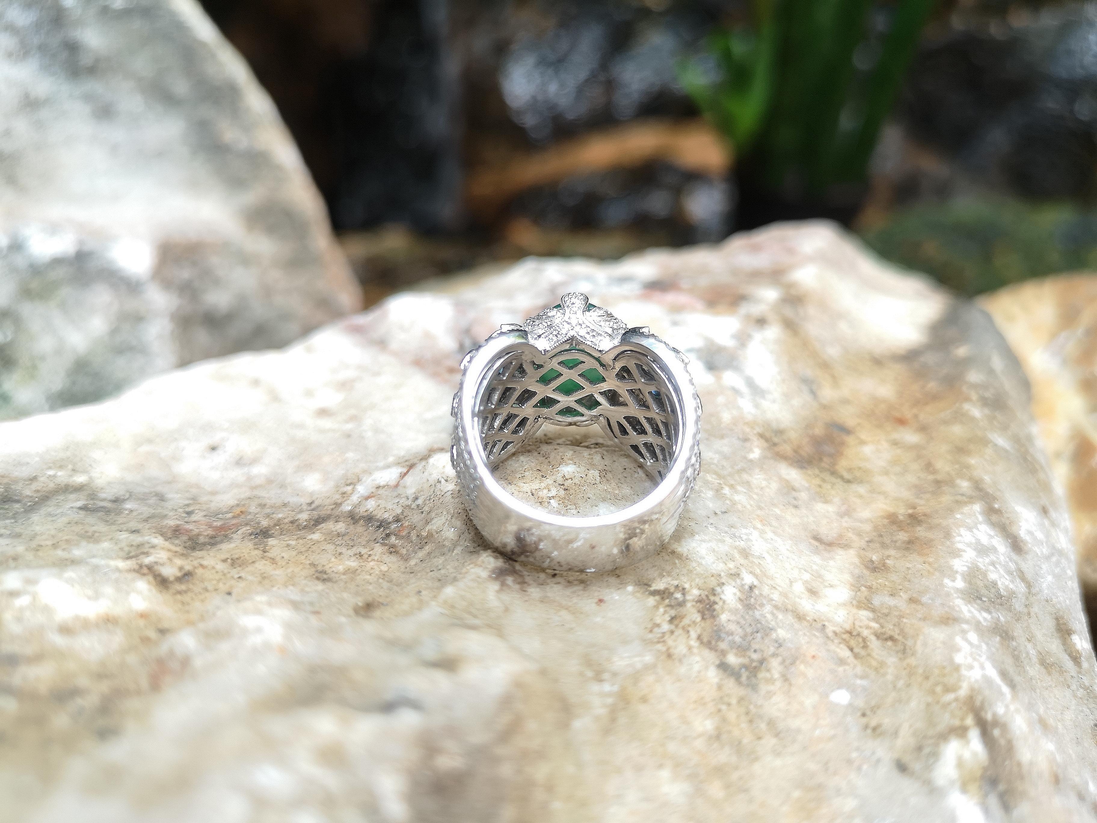 Jade with Blue Sapphire and Diamond Ring Set in 18 Karat White Gold Settings In New Condition For Sale In Bangkok, TH