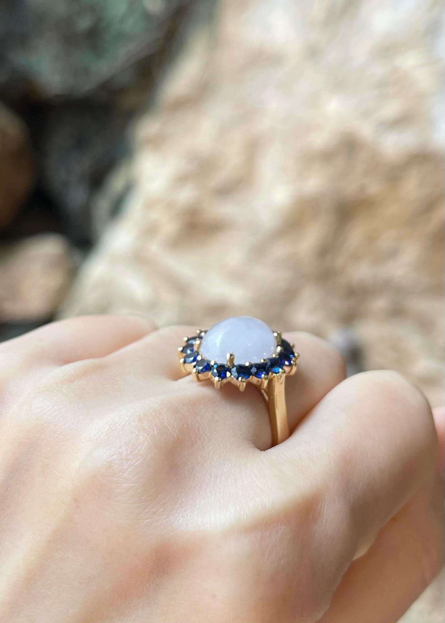 Jade mit blauem Saphir Ring in 14K Goldfassungen gefasst Damen im Angebot
