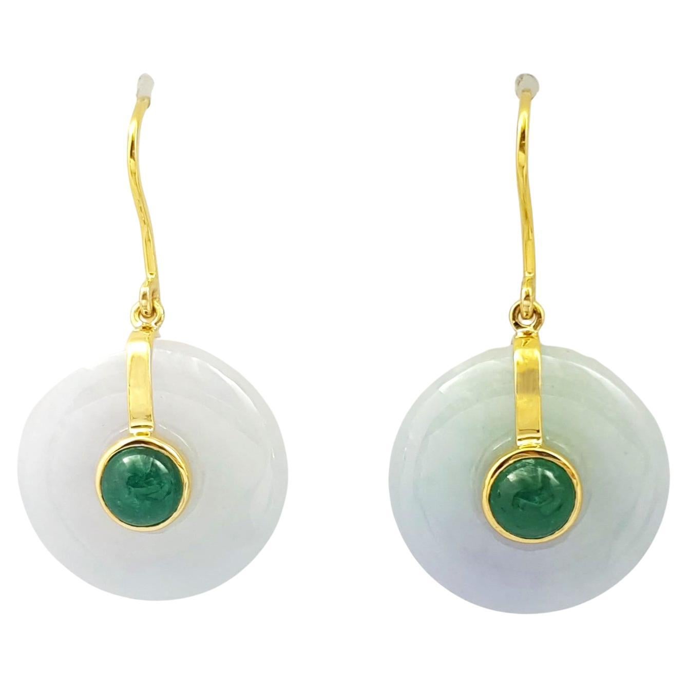 Ohrringe aus Jade mit Cabochon-Smaragd in 18K Goldfassung