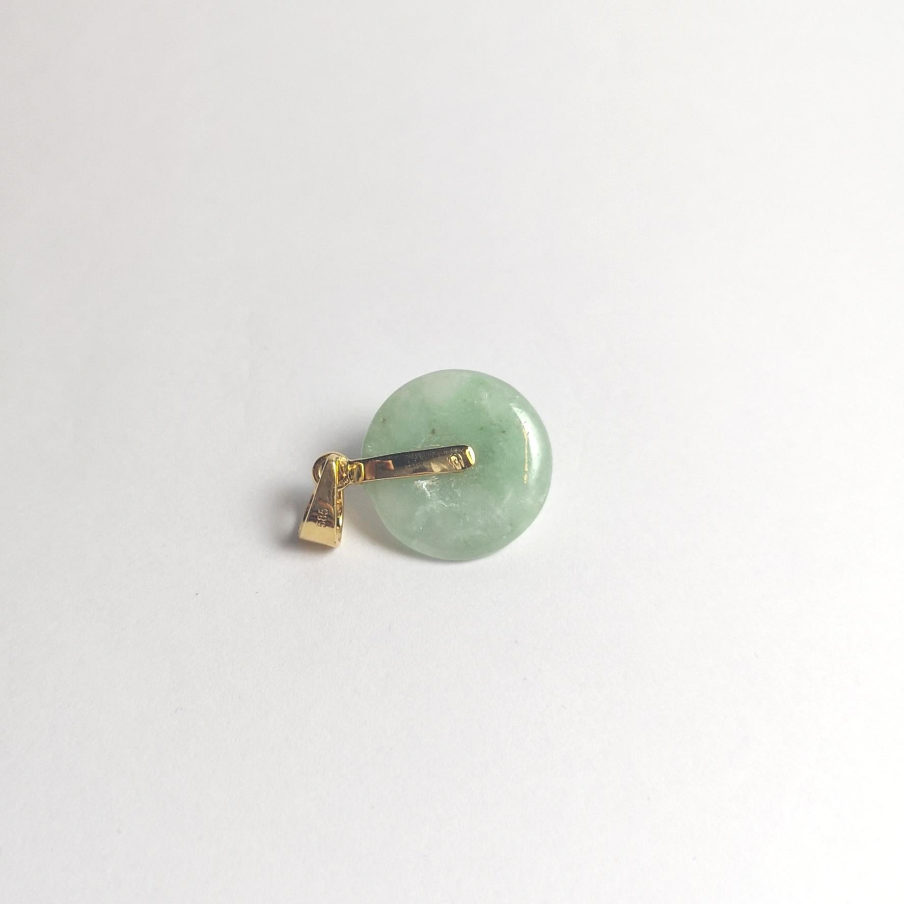 Mixed Cut Jade with Cabochon Emerald Pendant set in 14K Gold Settings For Sale