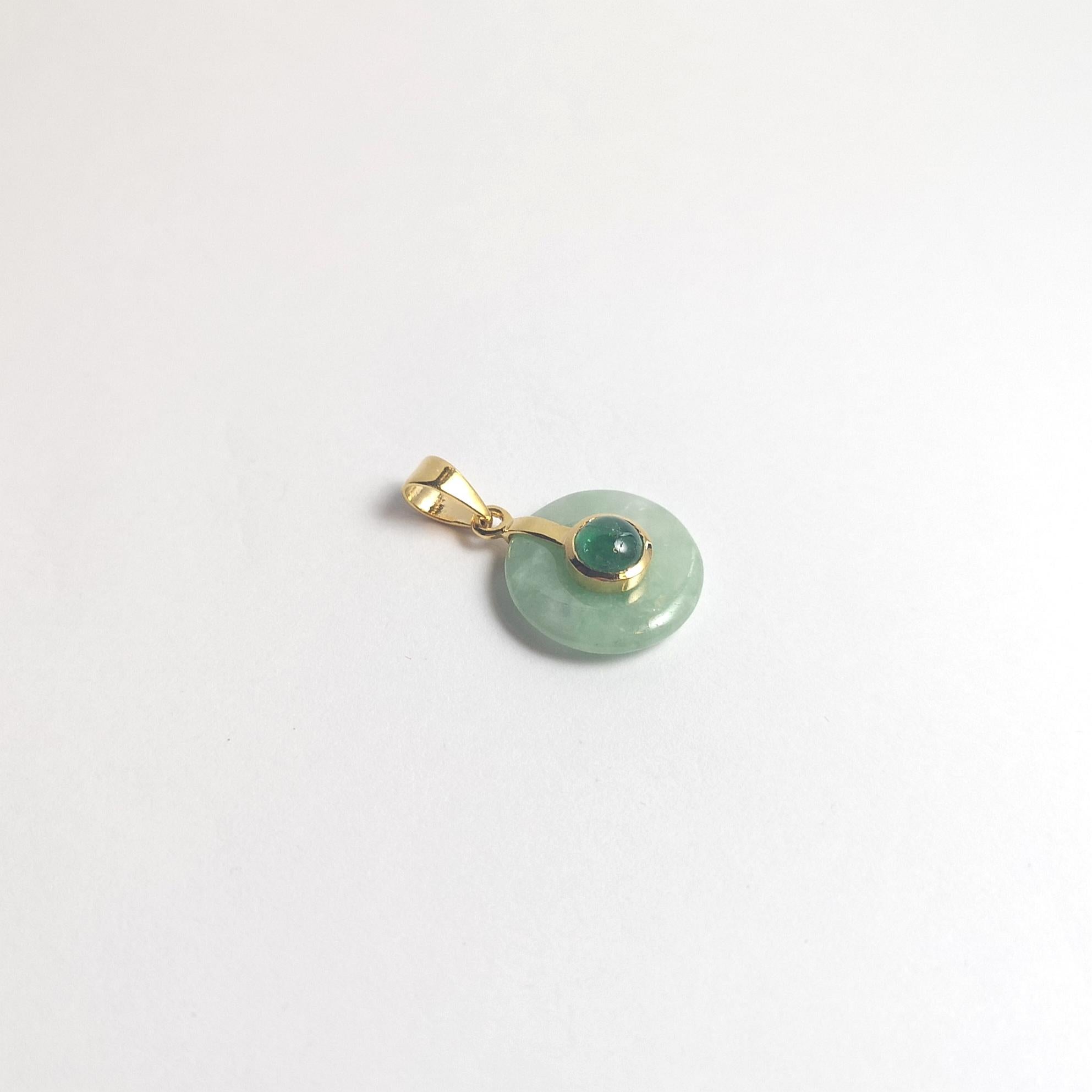 Jade with Cabochon Emerald Pendant set in 14K Gold Settings In New Condition For Sale In Bangkok, TH