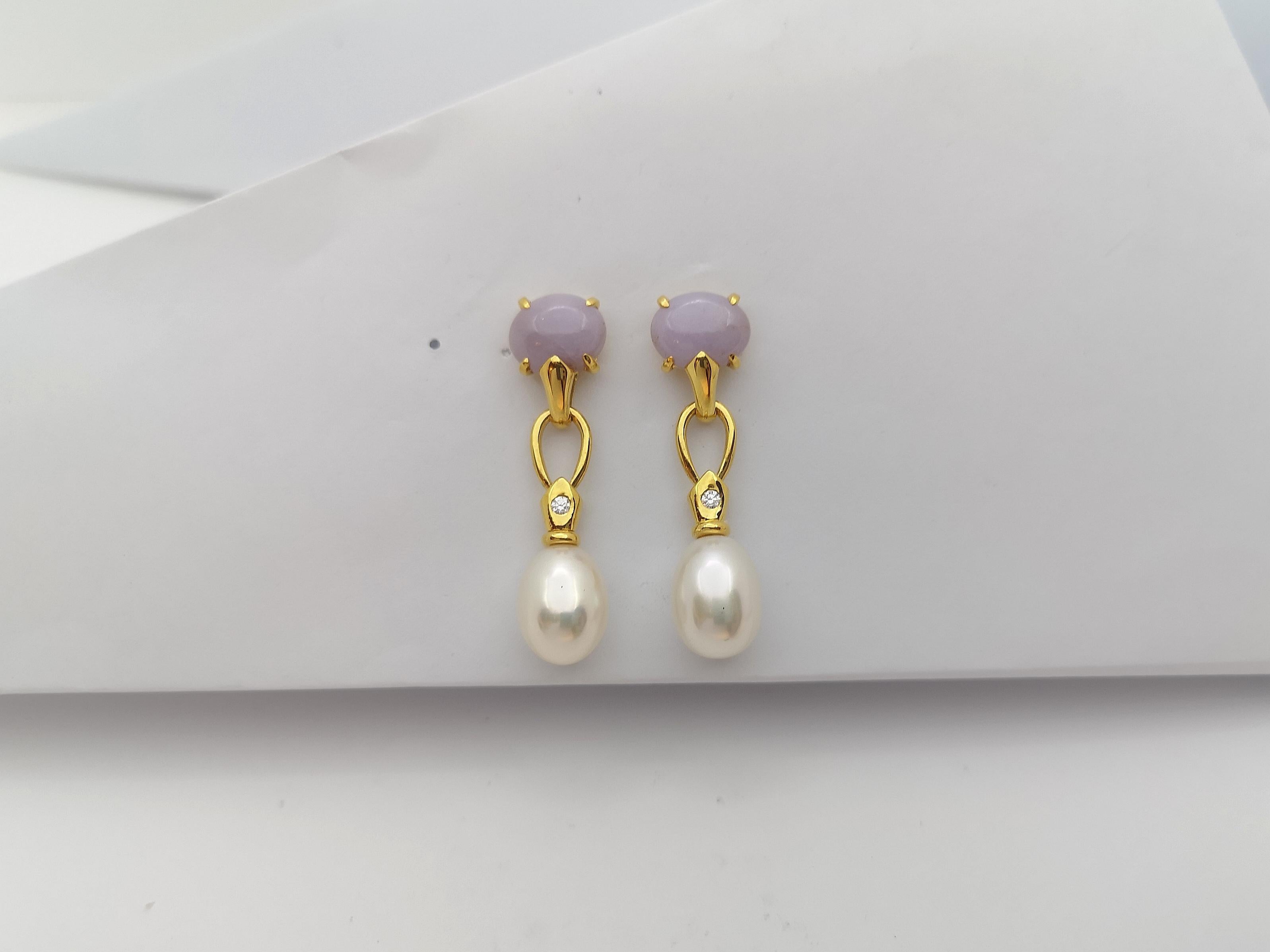 Mixed Cut Jade with Diamond and Fresh Water Pearl Earrings Set in 18 Karat Gold Settings For Sale