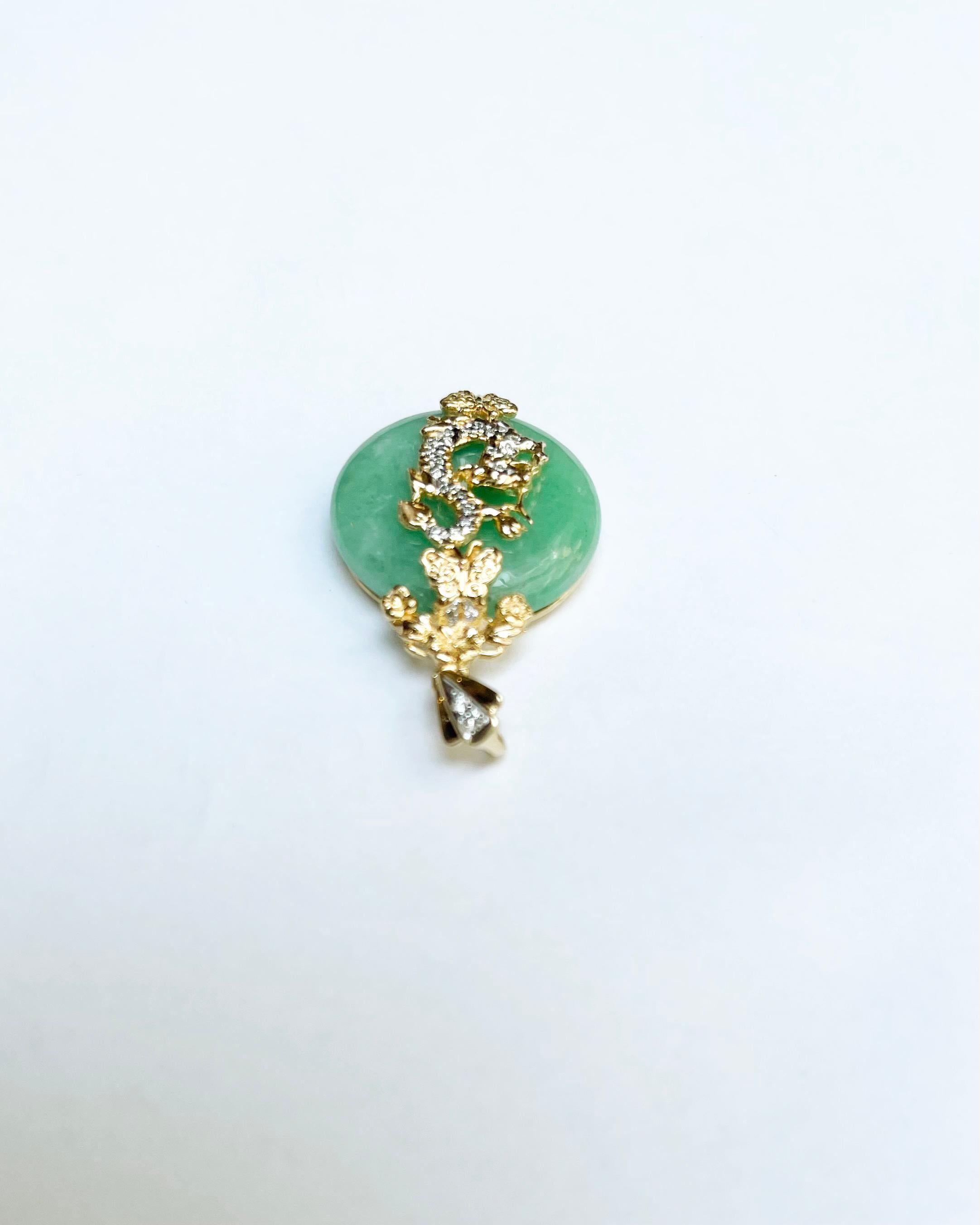 Jade mit Diamant-D Drachen-Anhänger in 18 Karat Goldfassungen gefasst für Damen oder Herren im Angebot