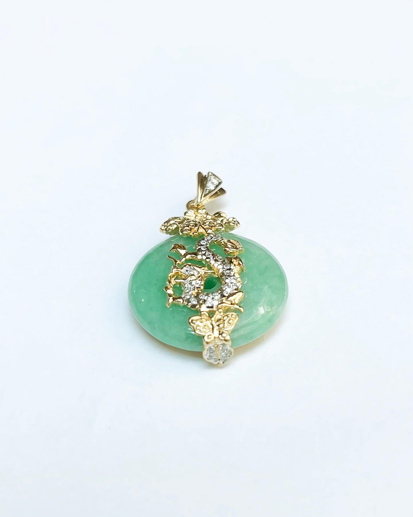 Jade mit Diamant-D Drachen-Anhänger in 18 Karat Goldfassungen gefasst im Angebot 2
