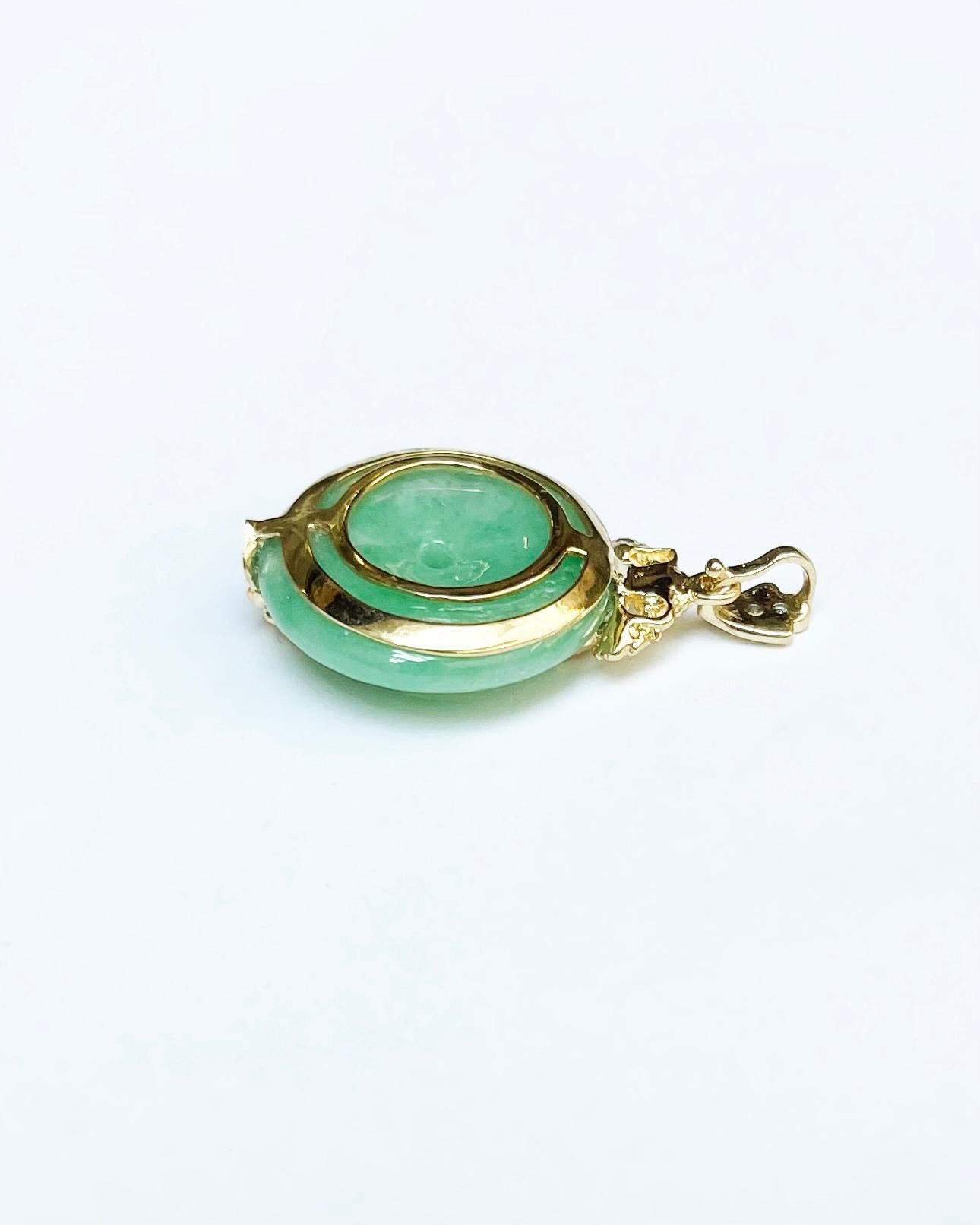 Jade mit Diamant-D Drachen-Anhänger in 18 Karat Goldfassungen gefasst im Angebot 3