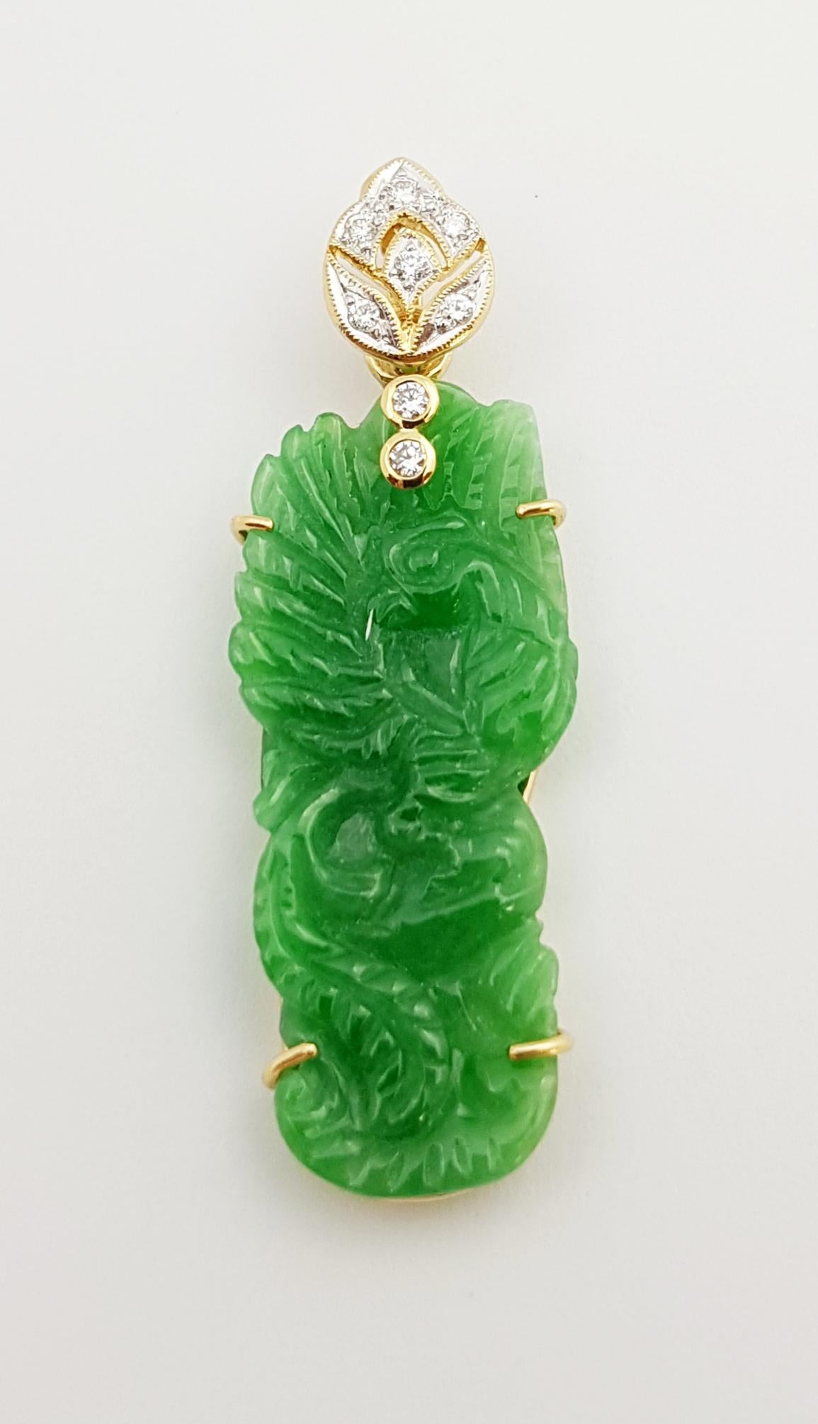Contemporary Jade with Diamond Pendant Set in 18 Karat Gold Settings For Sale