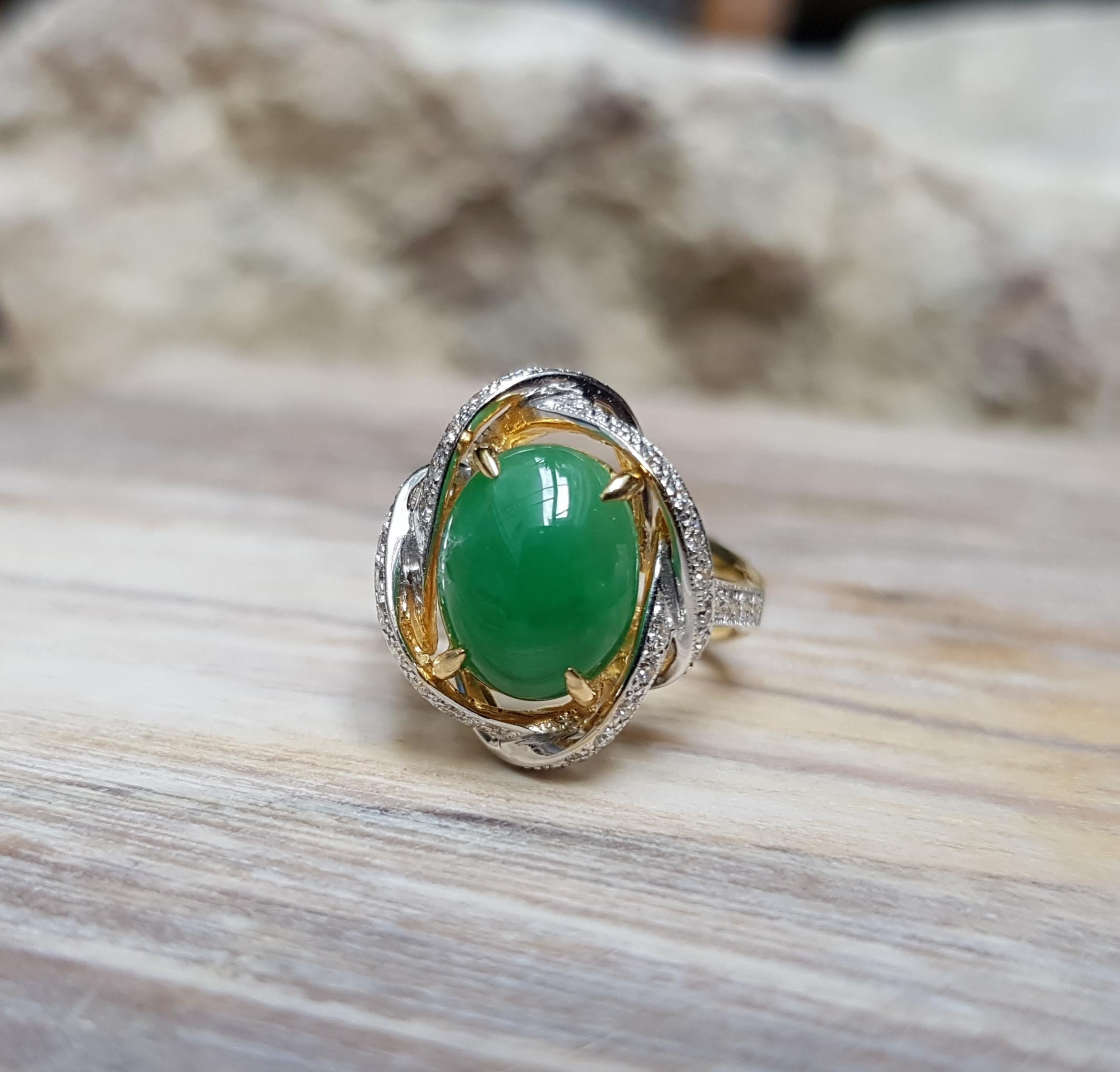 Bague en jade et diamants sertie dans des montures en or 18 carats en vente 6