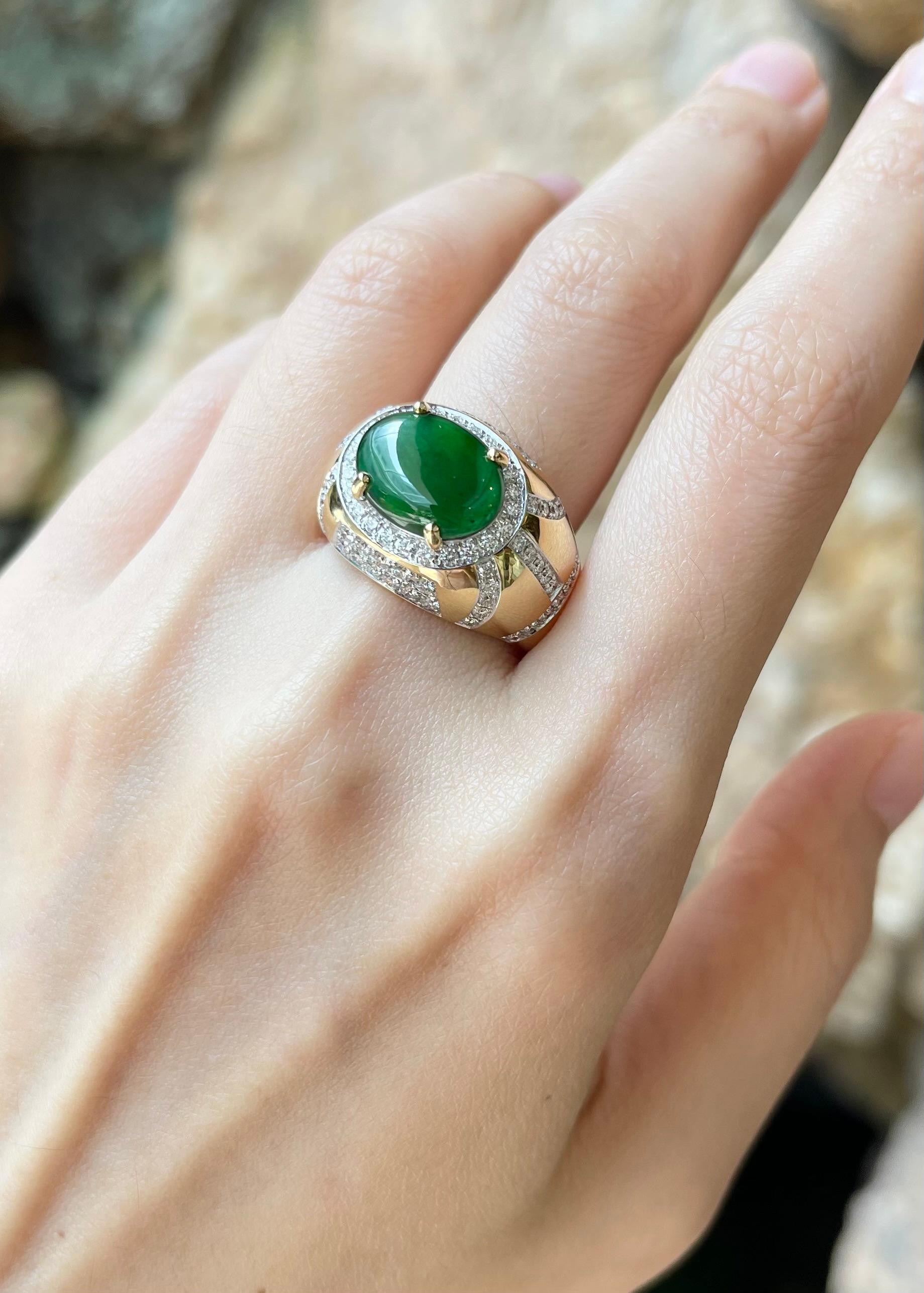 Anillo de Jade de 2,42 quilates con Diamante de 1,11 quilates engastado en Oro de 18 quilates

Anchura:  1.6 cm 
Longitud: 1.7 cm
Tamaño del anillo: 61
Peso total: 14,04 gramos

