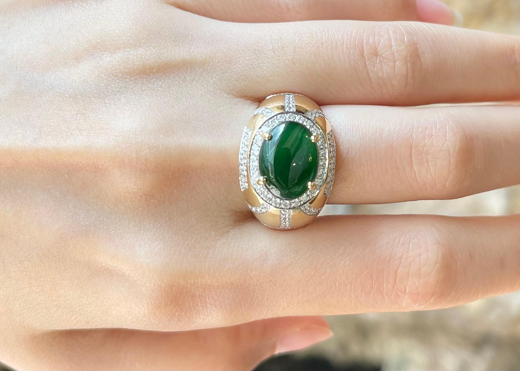 Anillo de Jade con Diamantes engastado en Oro de 18K Contemporáneo en venta
