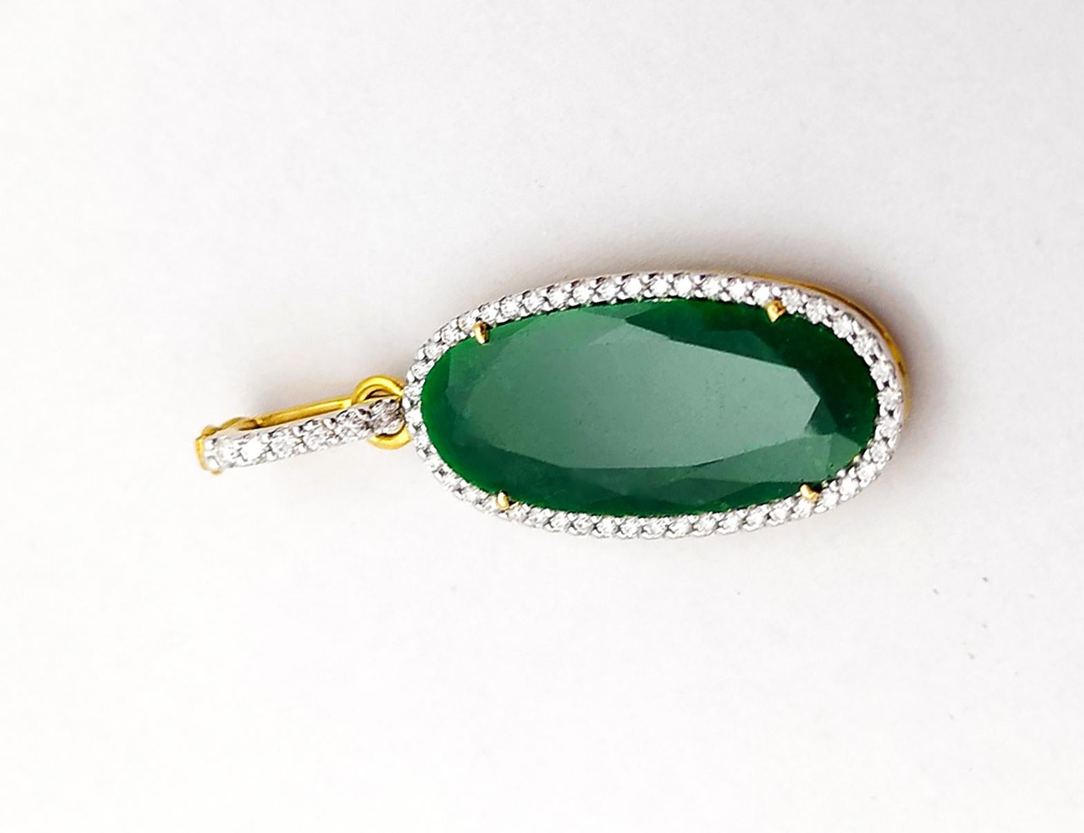 Jade with Diamond set in 18K Gold Settings For Sale 4