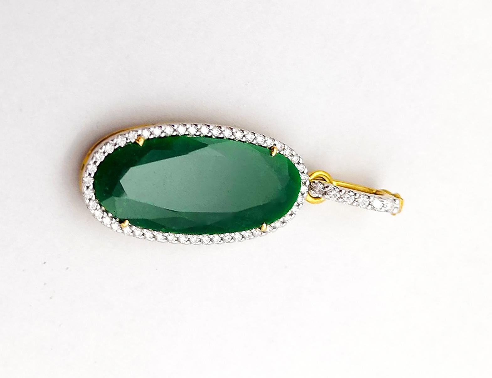 Jade with Diamond set in 18K Gold Settings For Sale 3