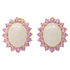 Orecchini di giada con zaffiro rosa incastonati in oro 14K
