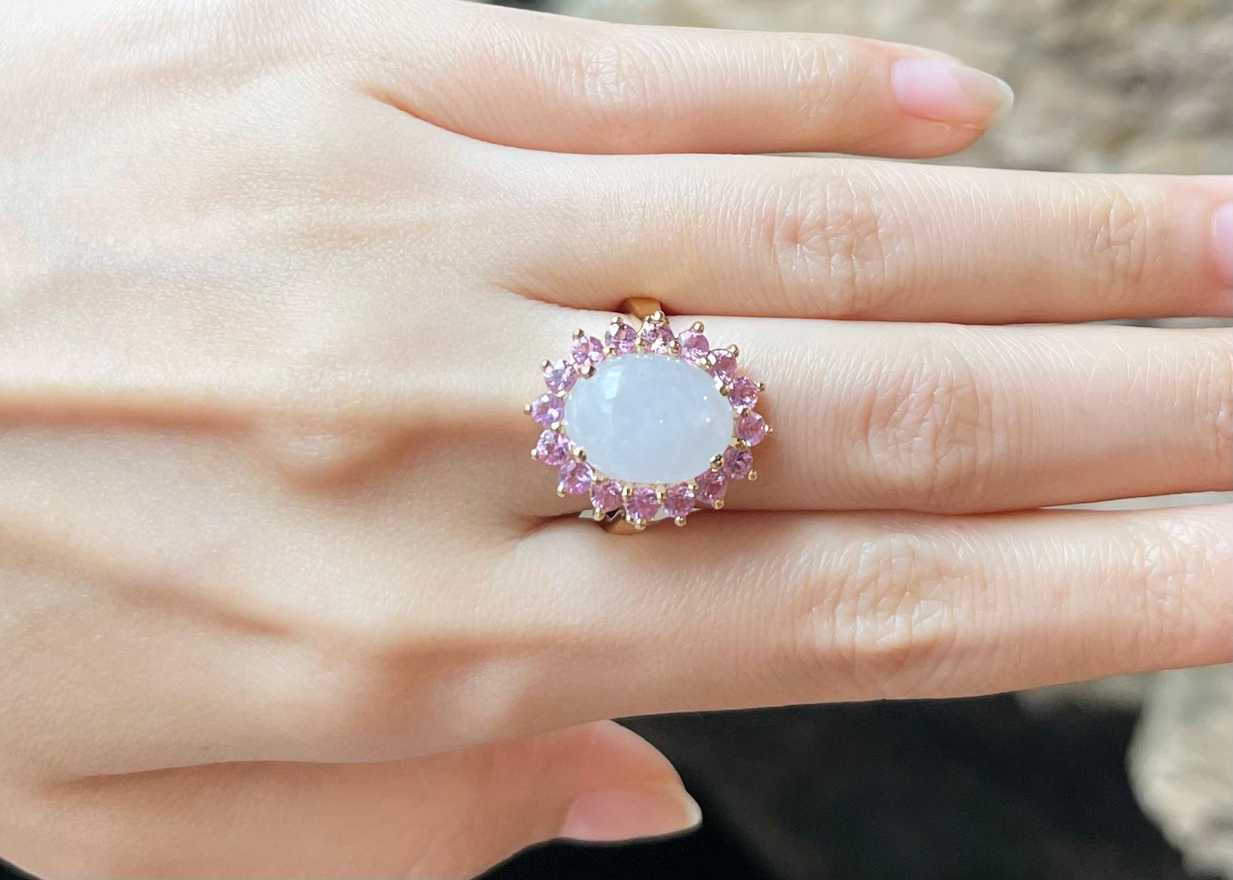 Ring aus Jade mit rosa Saphir in 14K Goldfassungen gefasst (Zeitgenössisch) im Angebot