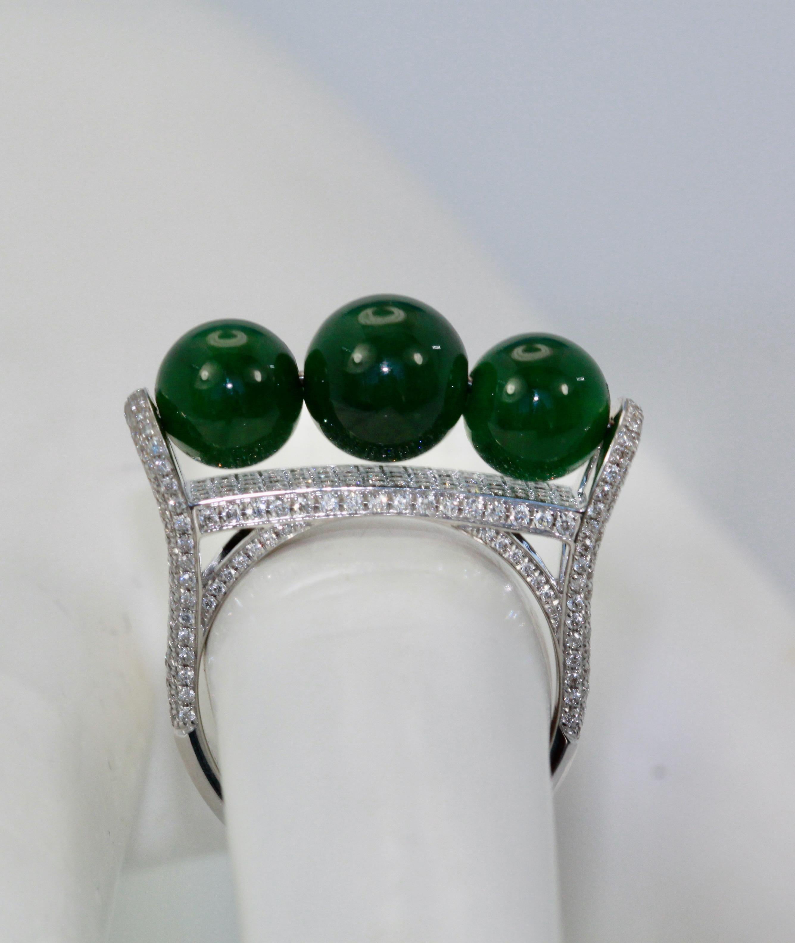 Jadeite Bead and Diamond Ring 18K For Sale 3
