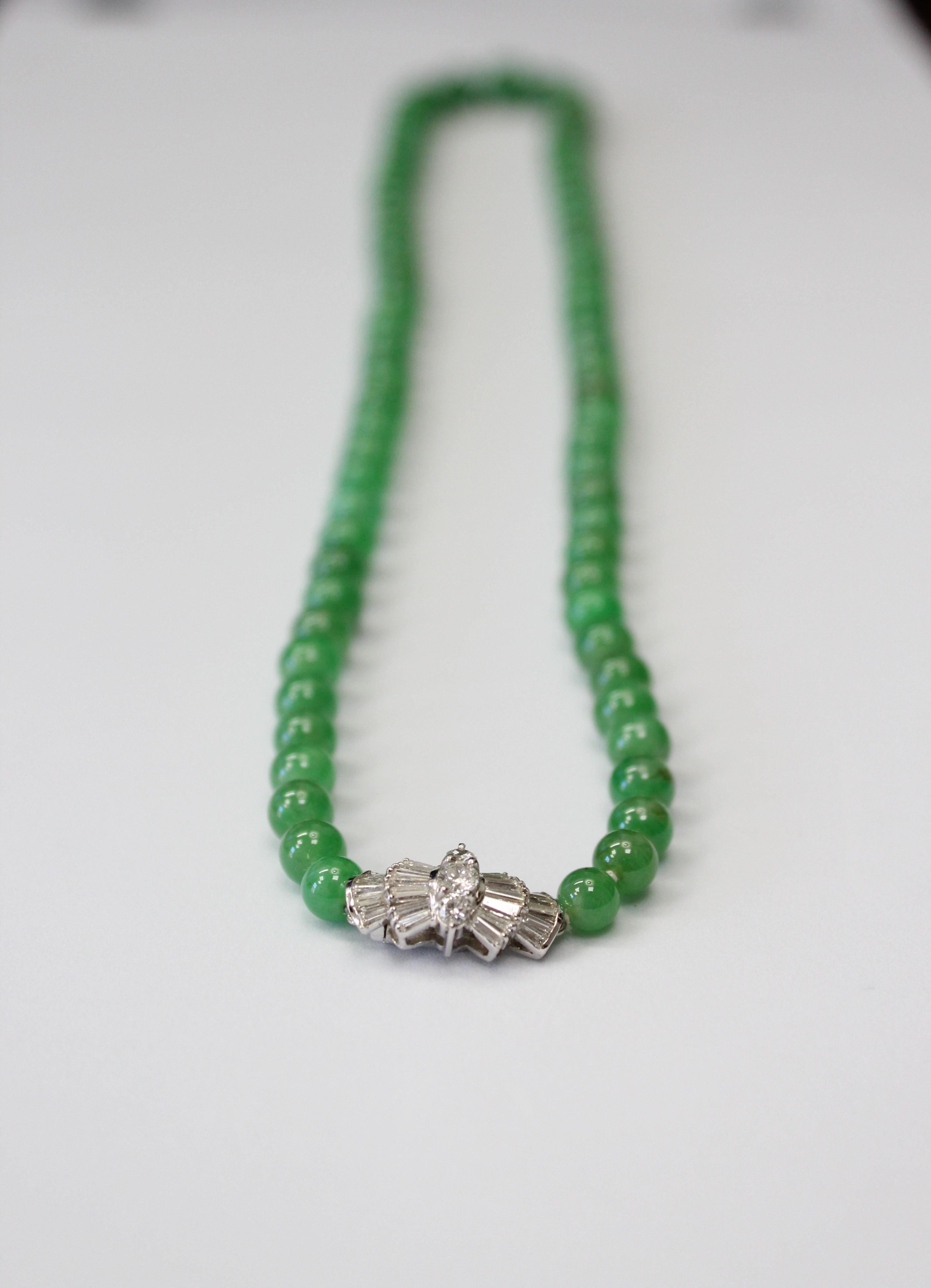 Jadeite Bead Necklace With Diamond Clasp  In Good Condition For Sale In San Diego, CA