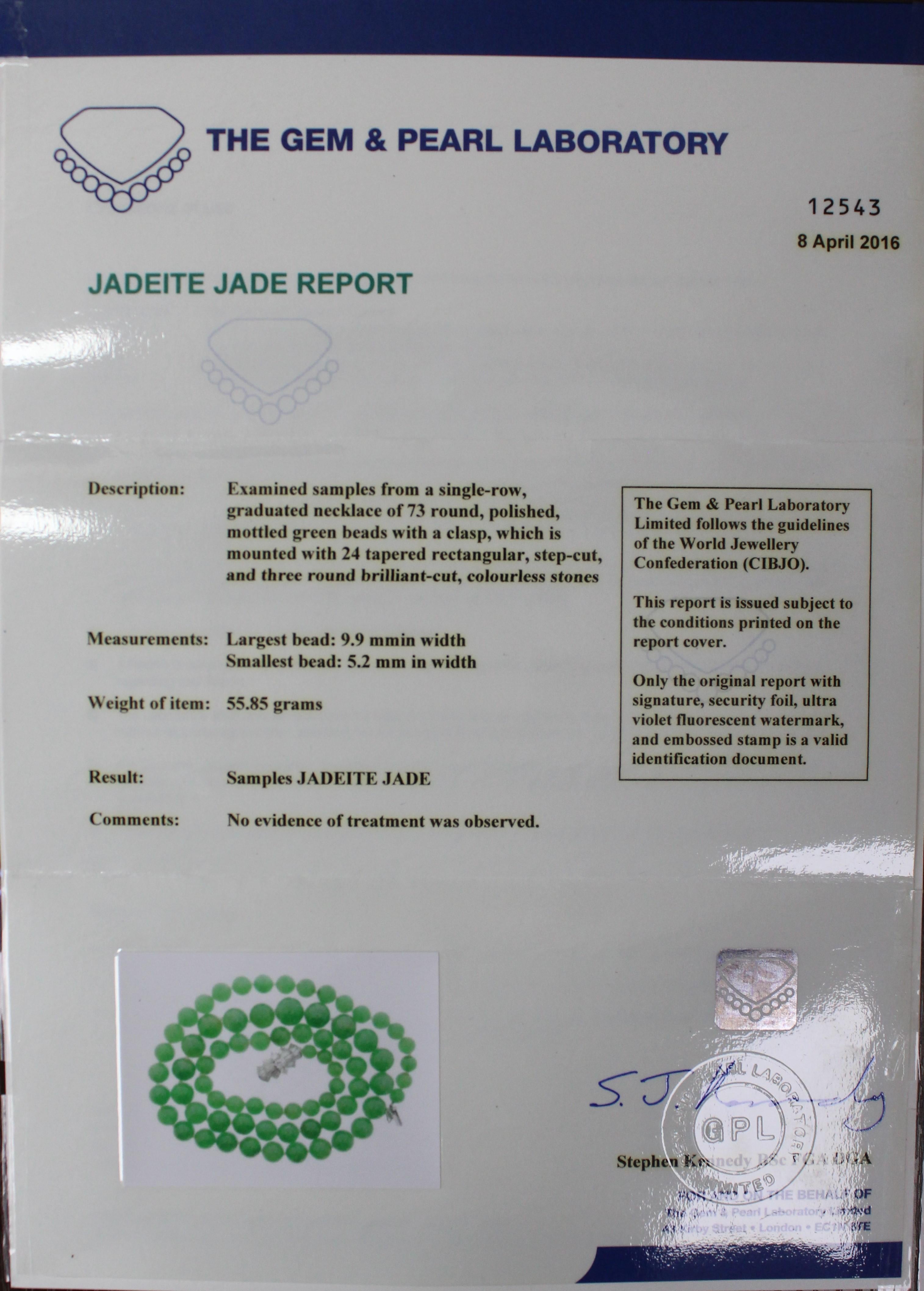 Collana di perline di giadeite con chiusura di diamanti in vendita 1