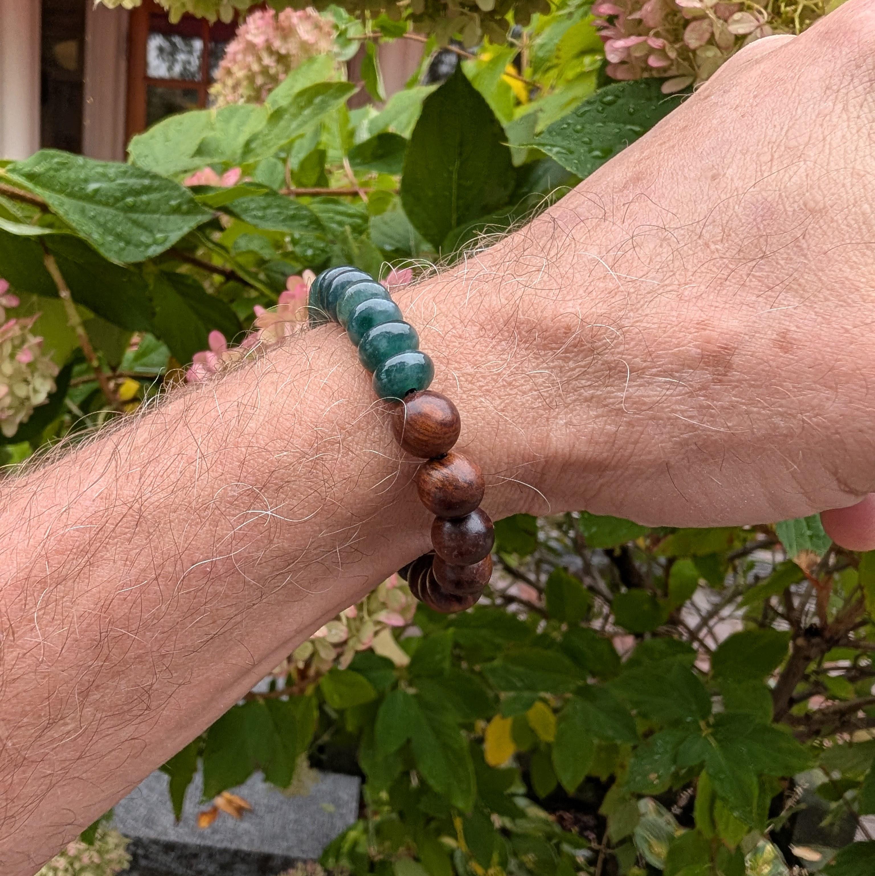 Pulsera elástica de cuentas de jadeíta y palisandro en venta 6