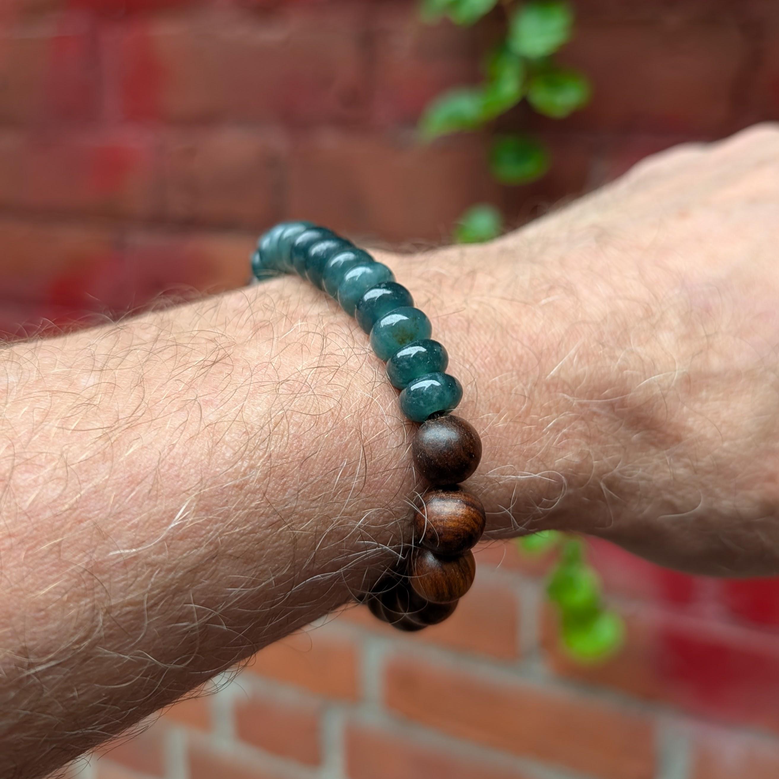 Pulsera elástica de cuentas de jadeíta y palisandro en venta 2