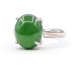 Solitärring mit Jadeit-Cabochon aus Platin