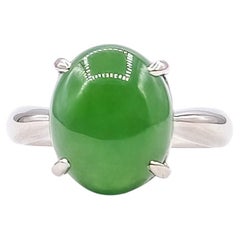 Solitärring mit Jadeit-Cabochon aus Platin