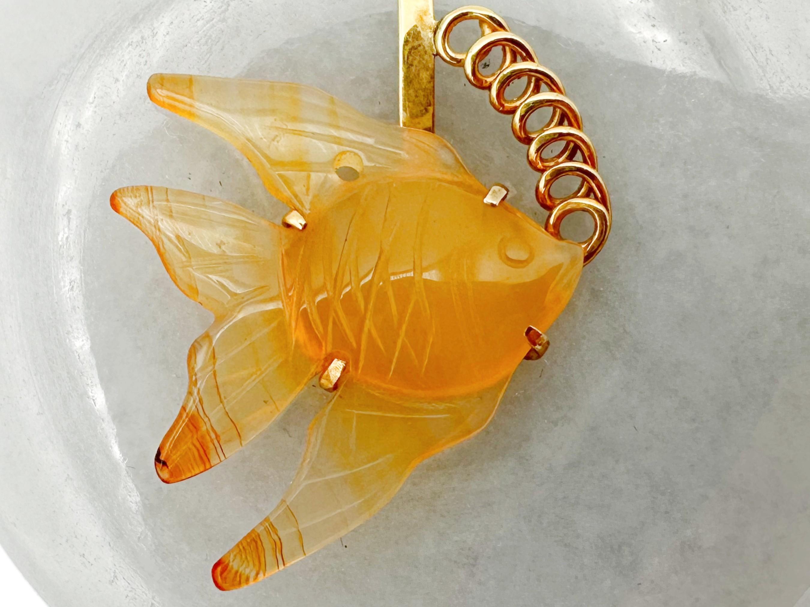 Modernist Jadeite Carved Agate 14K Yellow Gold Swimming Angel Fish with Bubbles Pendant For Sale